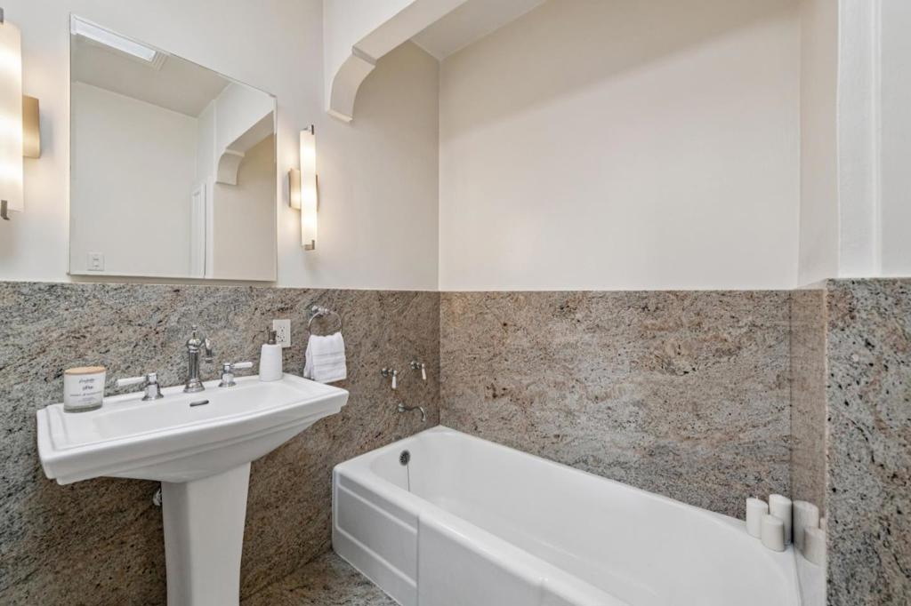 Daly City, California, 94014, United States, 3 Bedrooms Bedrooms, ,2 BathroomsBathrooms,Residential,For Sale,2028412
