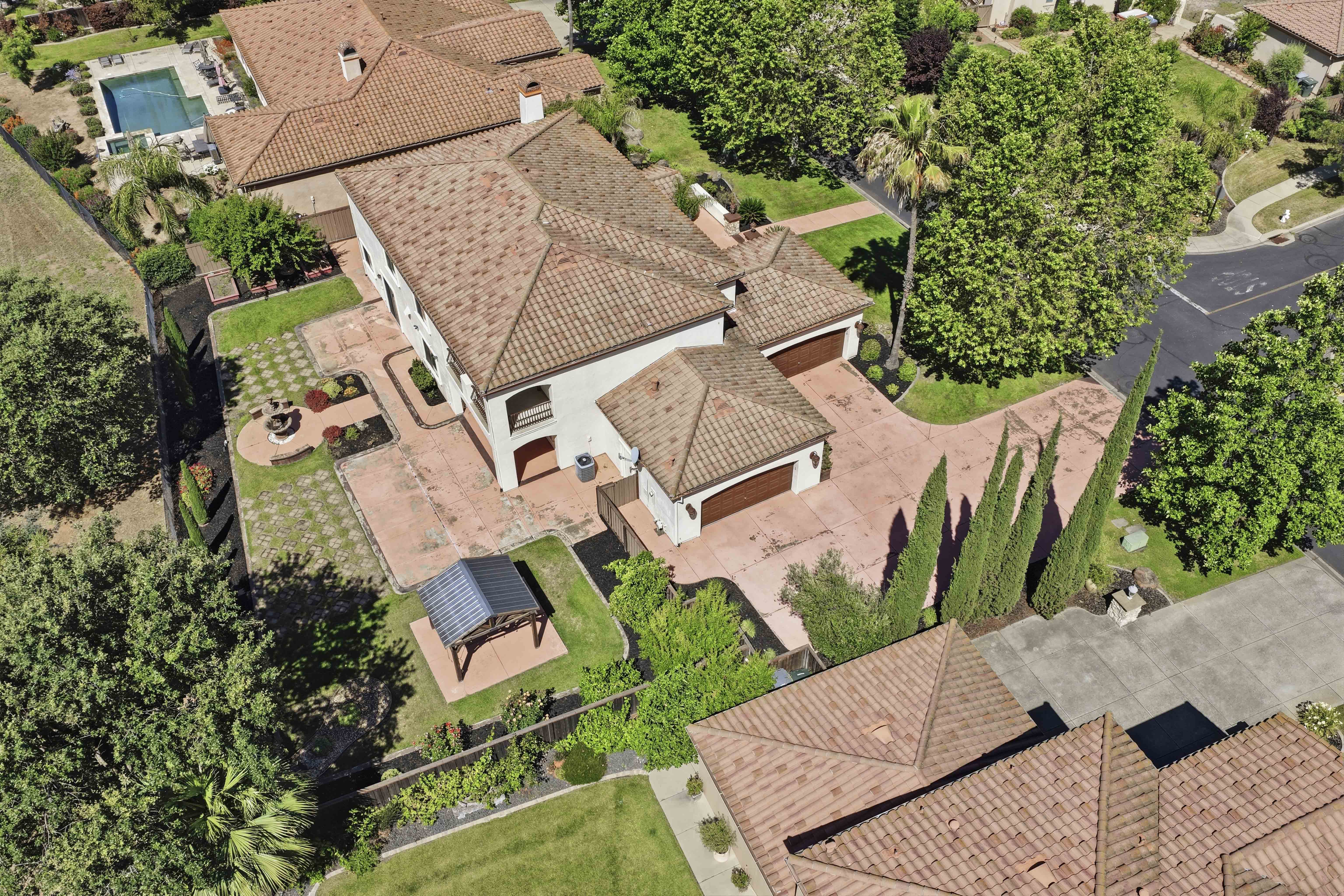  8587 Indianwood Lane, Roseville, CA 95747 - 物件實景
