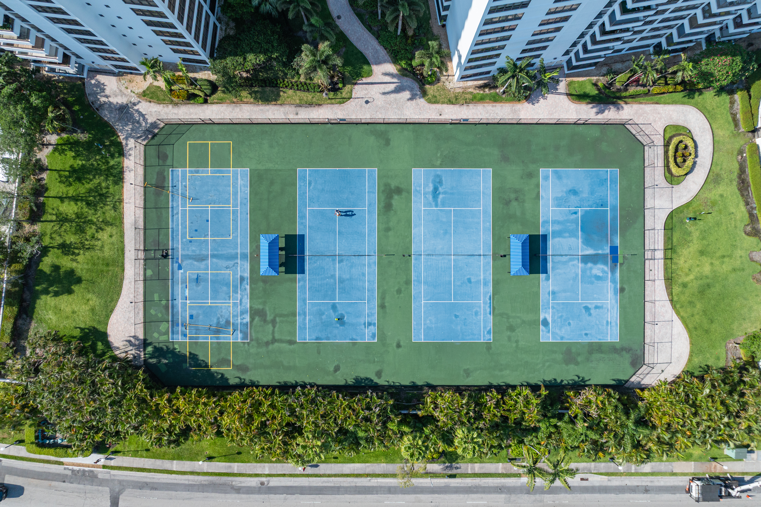  2500 Parkview Dr, Hallandale Beach, FL, 33009 - 物件實景