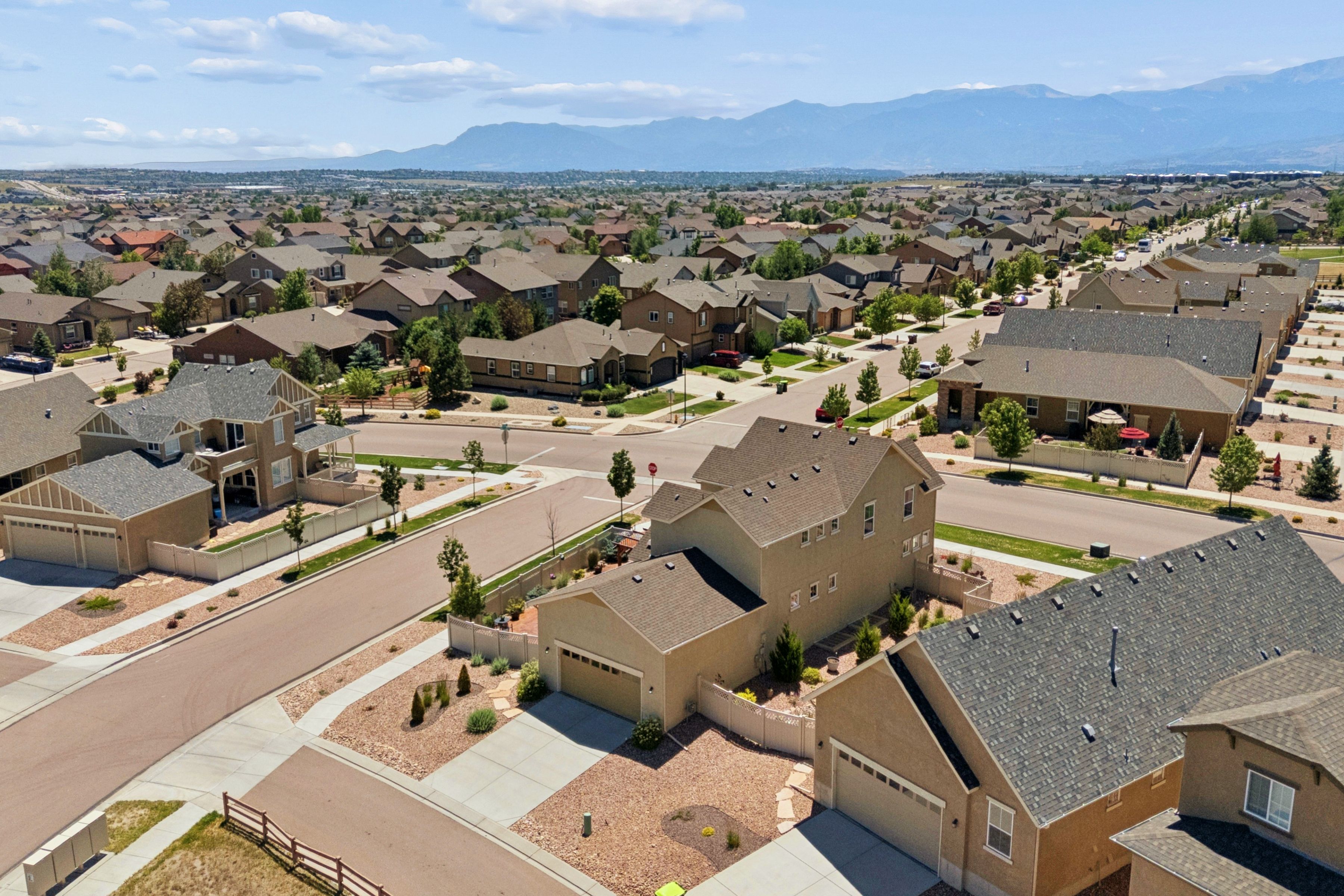  Trailside Wolf Ranch Gem: Park, Pool, and Pikes Peak Views - 物件實景