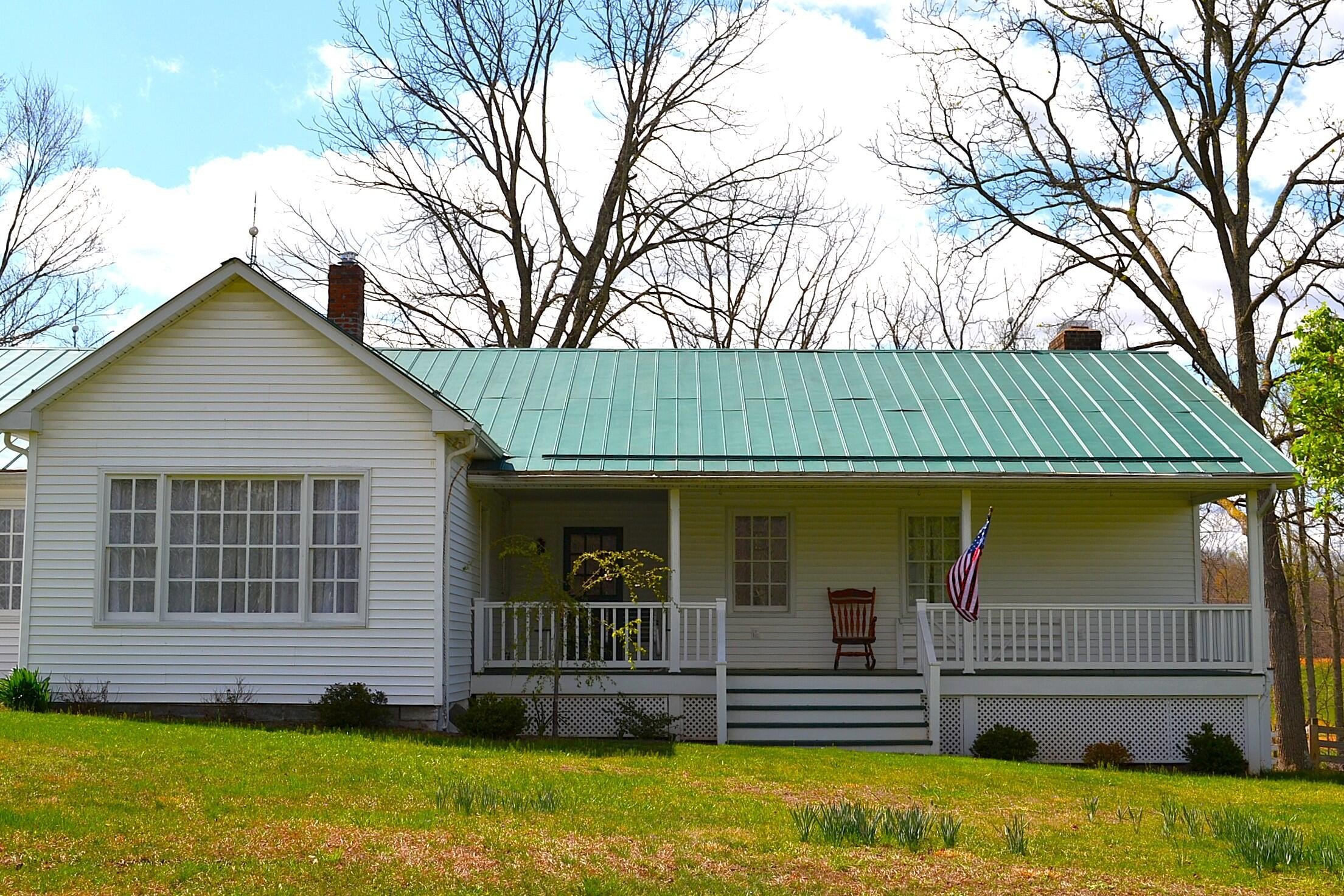 Alderson, West Virginia, 24910, United States, 3 Bedrooms Bedrooms, ,4 BathroomsBathrooms,Residential,For Sale,1751308