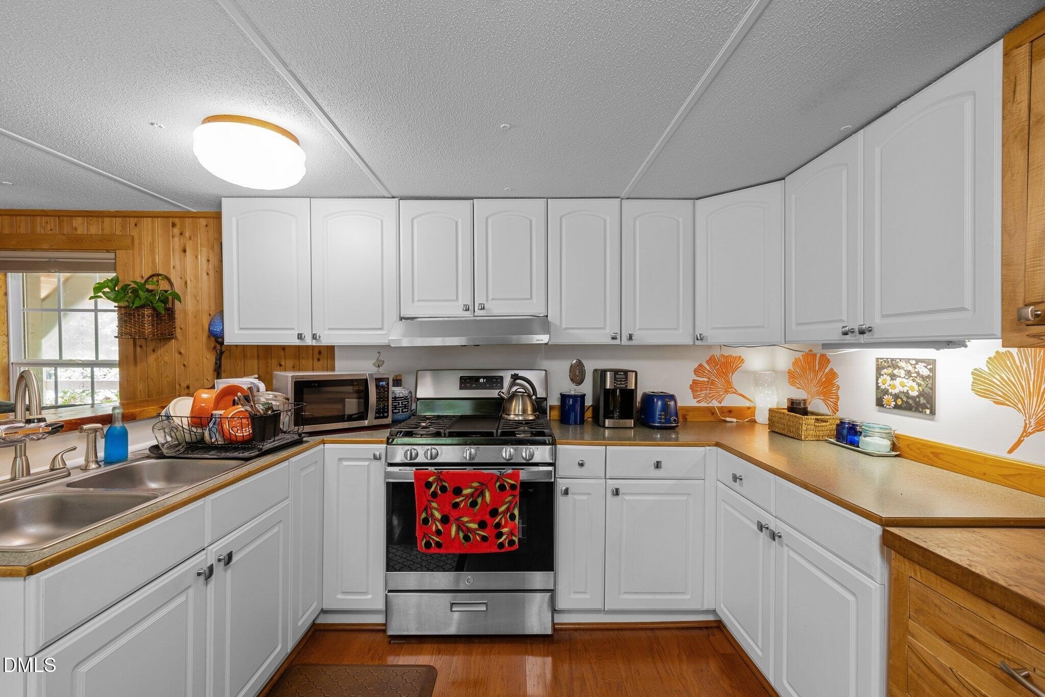 Pittsboro, North Carolina, 27312, United States, 2 Bedrooms Bedrooms, ,1 BathroomBathrooms,Residential,For Sale,2005793