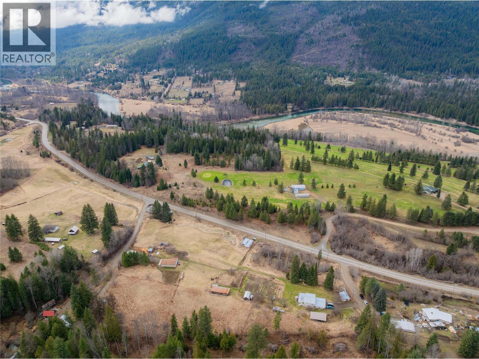 APPLEDALE, British Columbia, V0G 2J0, CA, 5 Bedrooms Bedrooms, ,2 BathroomsBathrooms,Residential,For Sale,1946998