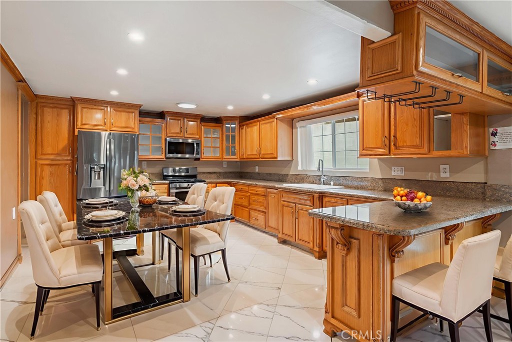 Los Angeles, California, 90033, United States, 4 Bedrooms Bedrooms, ,3 BathroomsBathrooms,Residential,For Sale,1834728