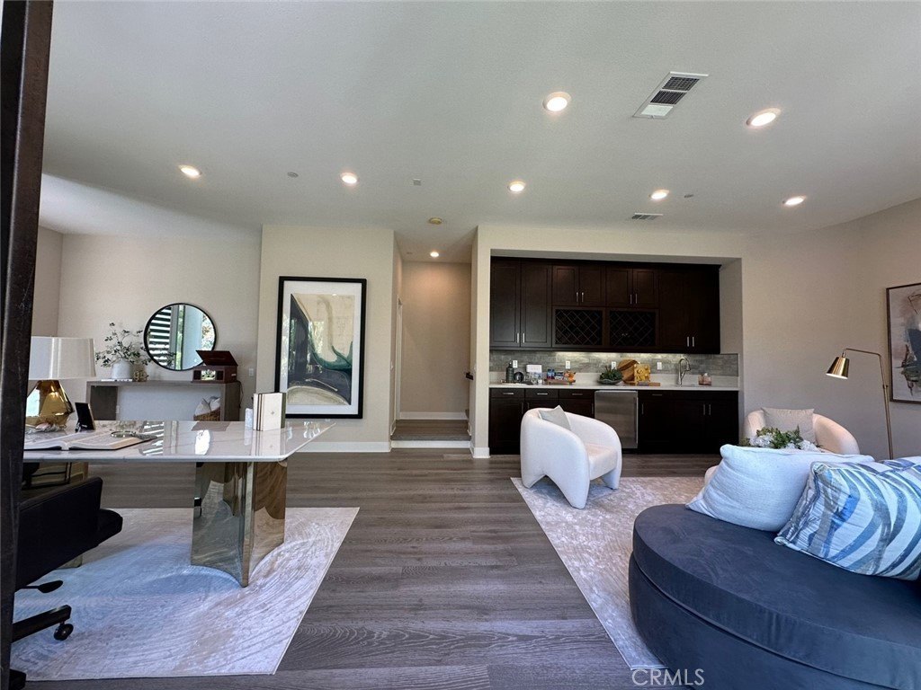 Irvine, California, 92618, United States, 3 Bedrooms Bedrooms, ,4 BathroomsBathrooms,Residential,For Sale,1987840