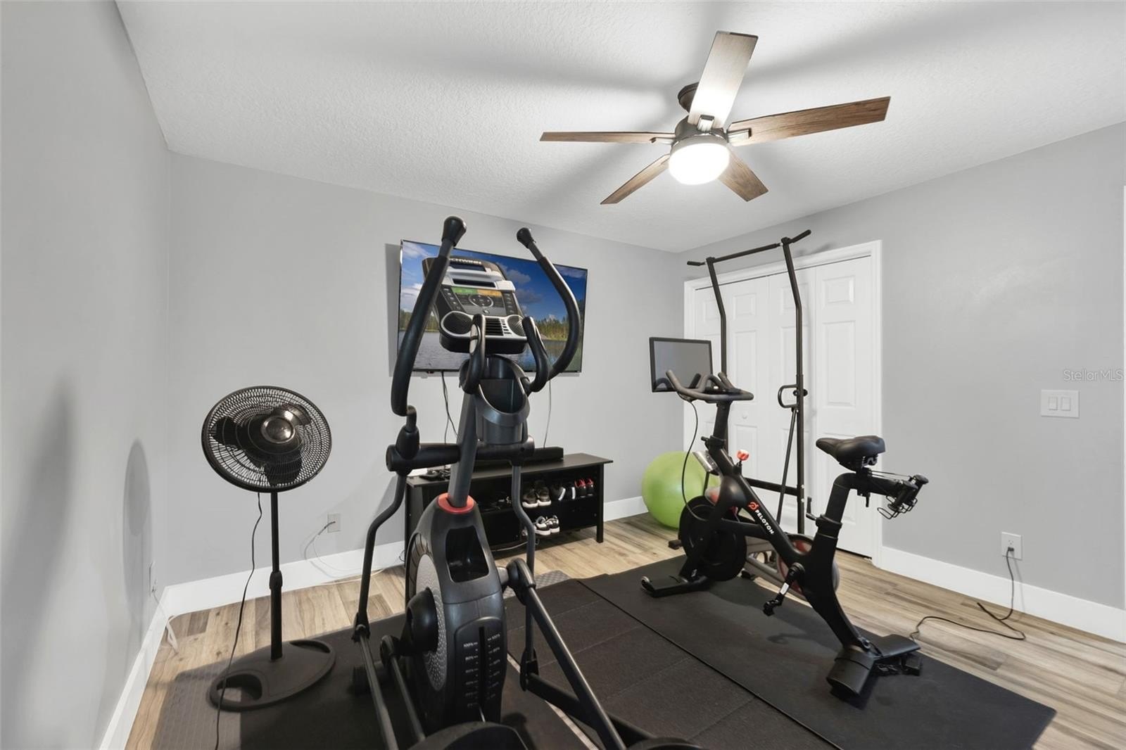 WINTER HAVEN, Florida, 33881, United States, 4 Bedrooms Bedrooms, ,2 BathroomsBathrooms,Residential,For Sale,1976017