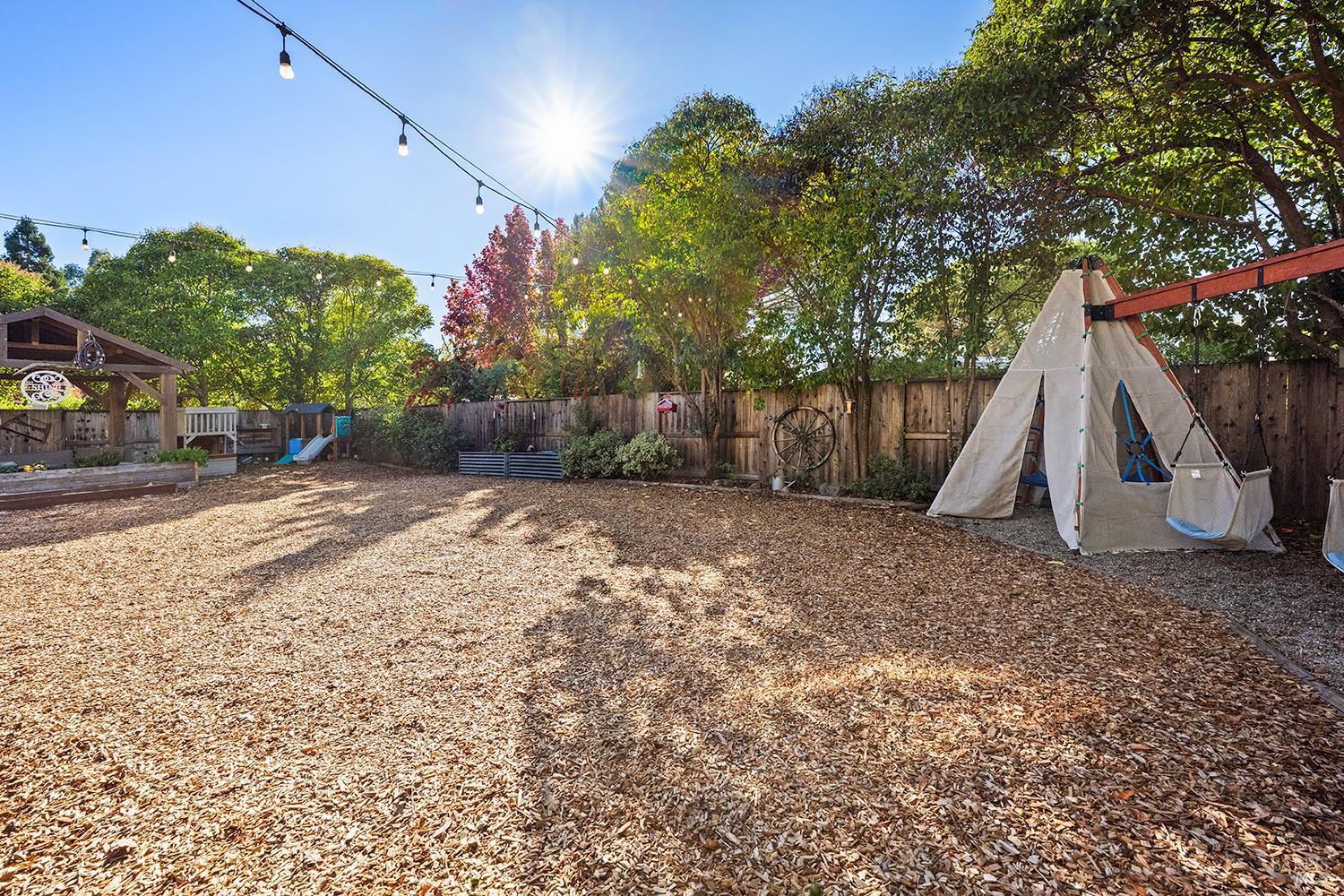 Santa Rosa, California, 95403, United States, 3 Bedrooms Bedrooms, ,3 BathroomsBathrooms,Residential,For Sale,1982192