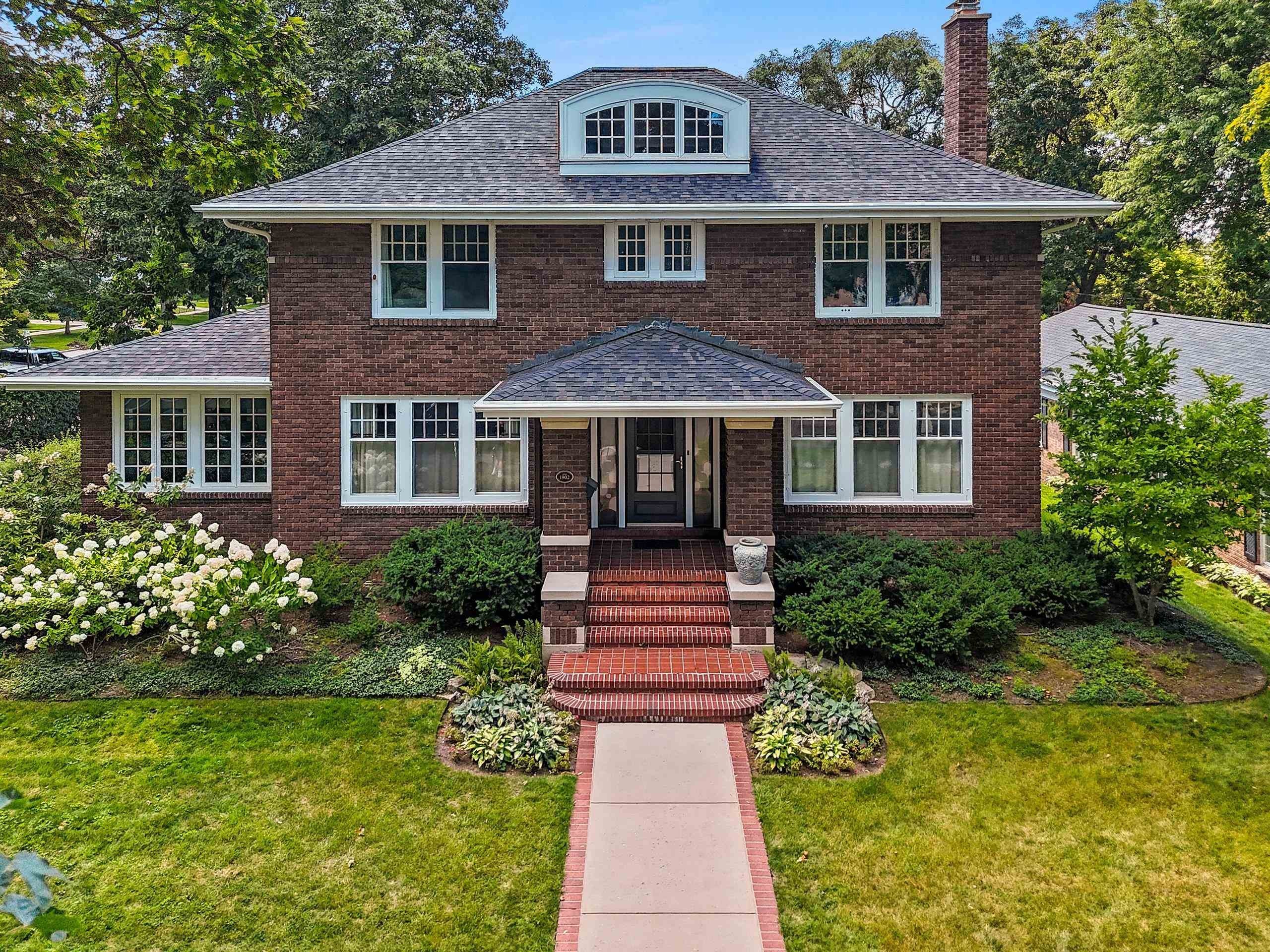 GREEN BAY, Wisconsin, 54301-3217, United States, 4 Bedrooms Bedrooms, ,3 BathroomsBathrooms,Residential,For Sale,1984503