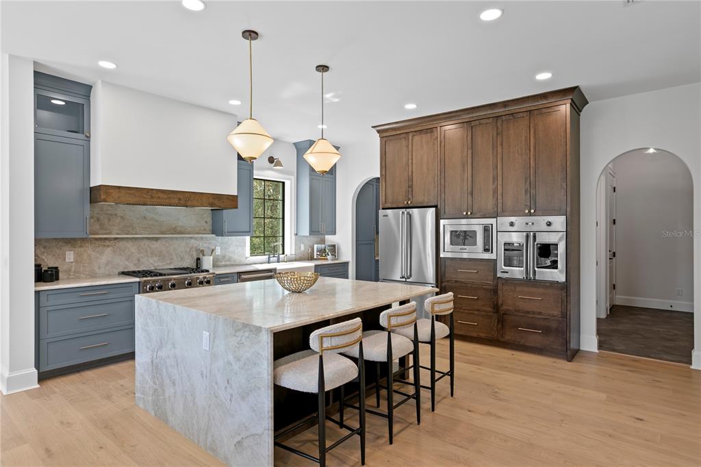 Tampa, Florida, 33629, United States, 5 Bedrooms Bedrooms, ,5 BathroomsBathrooms,Residential,For Sale,1837490