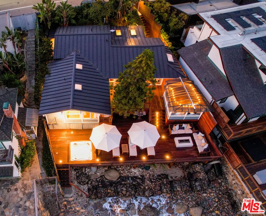 Malibu, California, 90265, United States, 3 Bedrooms Bedrooms, ,2 BathroomsBathrooms,Residential,For Sale,1992051