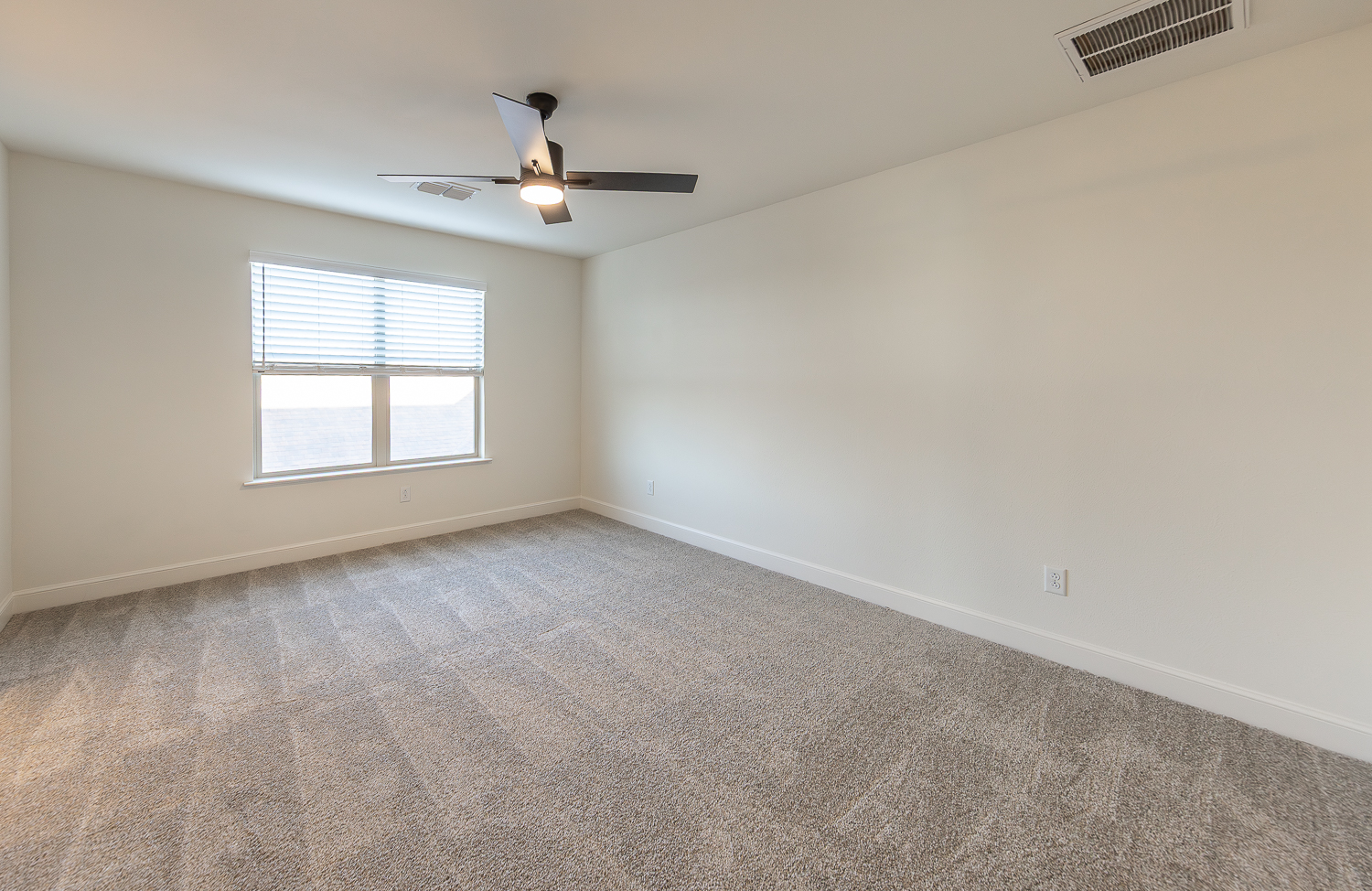 Lubbock, Texas, 79424, United States, 4 Bedrooms Bedrooms, ,4 BathroomsBathrooms,Residential,For Sale,1761130
