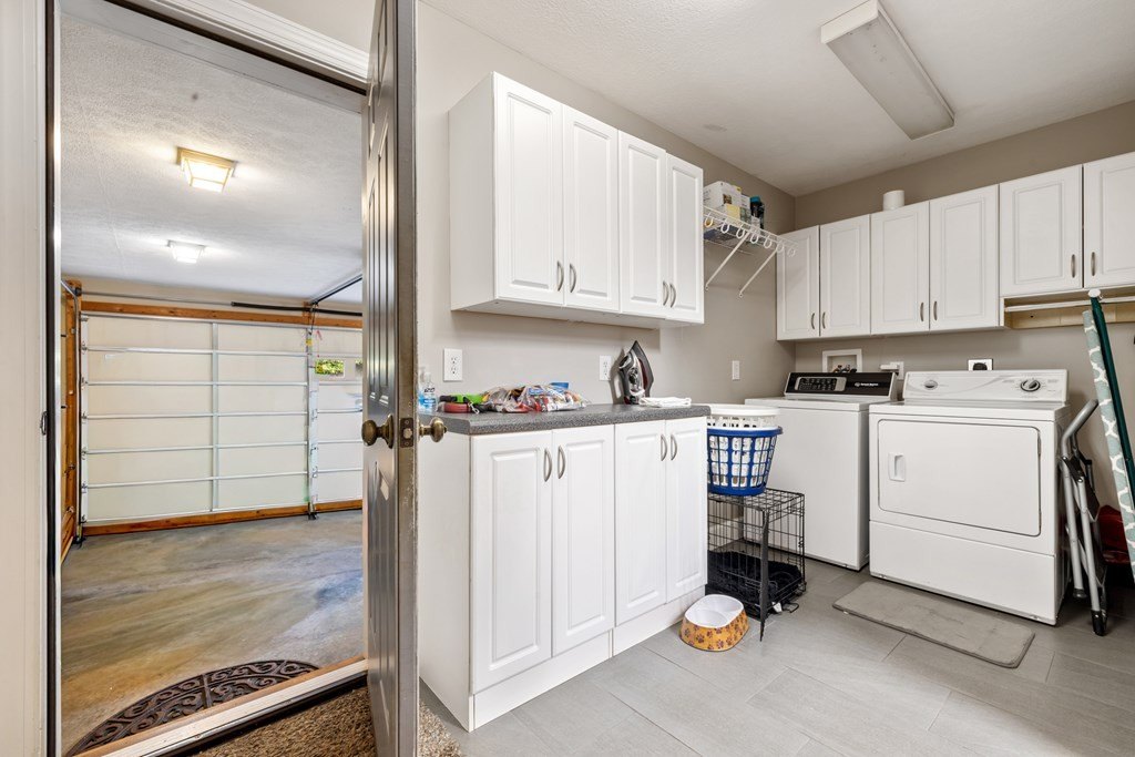 Hayesville, North Carolina, 28904, United States, 3 Bedrooms Bedrooms, ,4 BathroomsBathrooms,Residential,For Sale,1974136