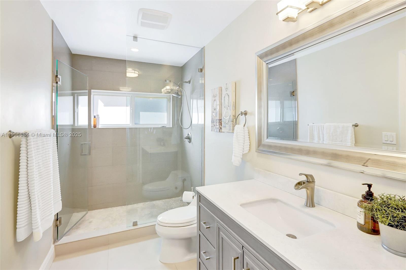 Miami, Florida, 33176, United States, 4 Bedrooms Bedrooms, ,2 BathroomsBathrooms,Residential,For Sale,1986313