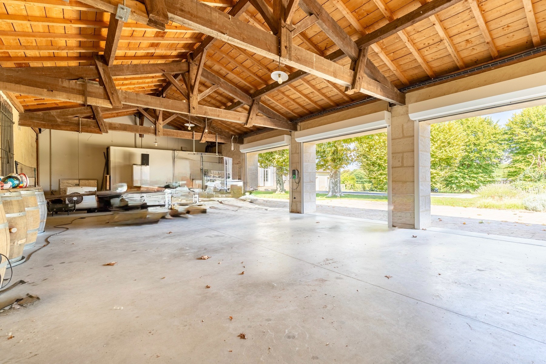  STUNNING COUNTRYSIDE PROPERTY - 30MN FROM BORDEAUX - SWIMMING POOL - GARAGES - … - 物件實景