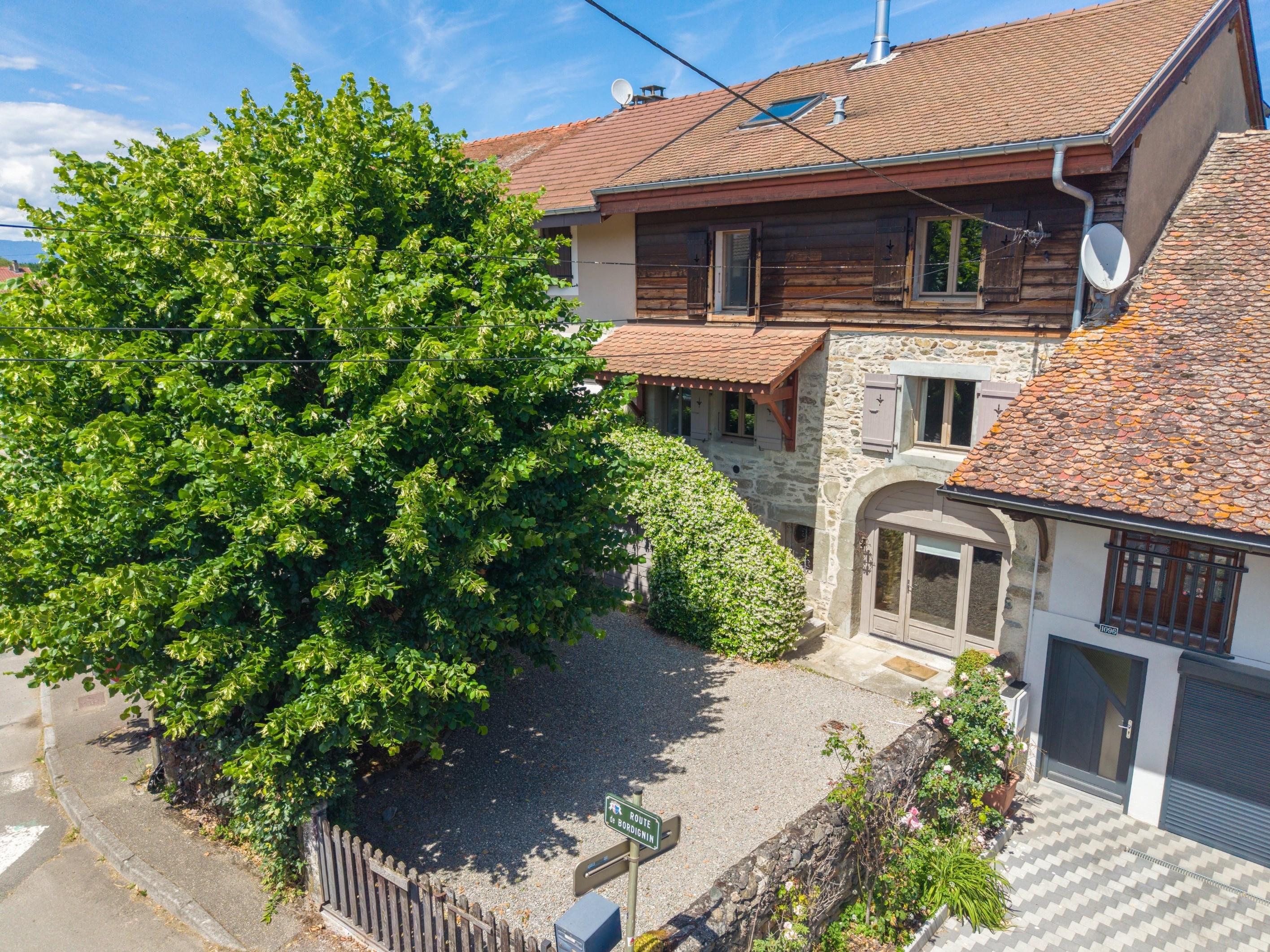  Filly Hamlet – Beautifully Renovated Character Home Between Lake Geneva and the… - 物件實景