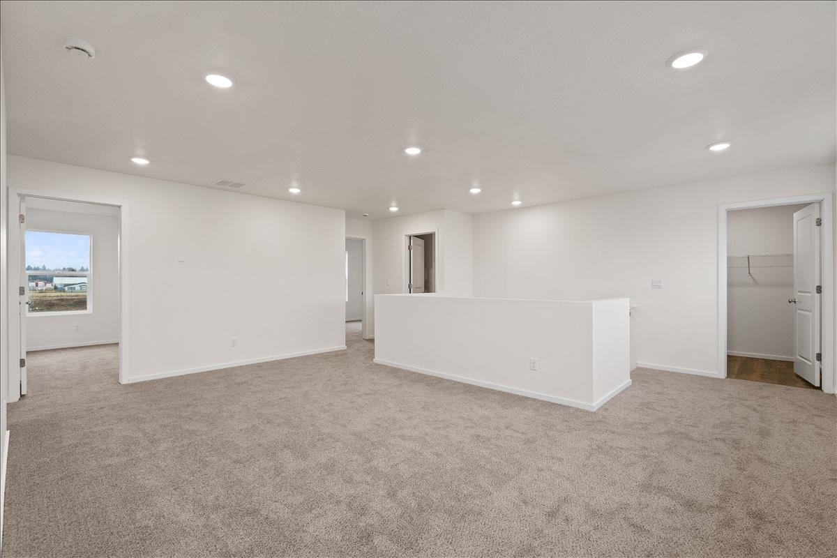 Deer Park, Washington, 99006, United States, 5 Bedrooms Bedrooms, ,2 BathroomsBathrooms,Residential,For Sale,1956687