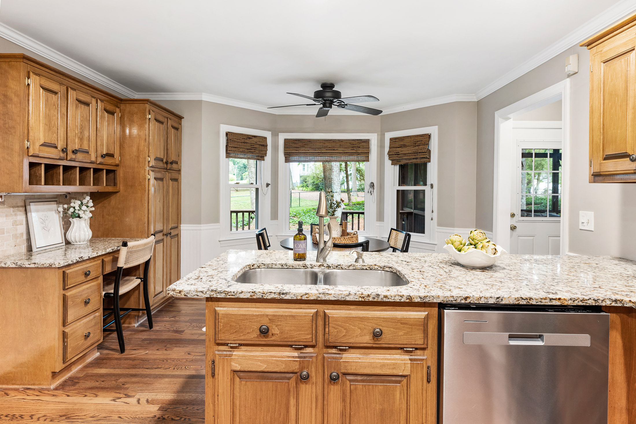  Andover North Home Blends Privacy and Convenience - 物件實景