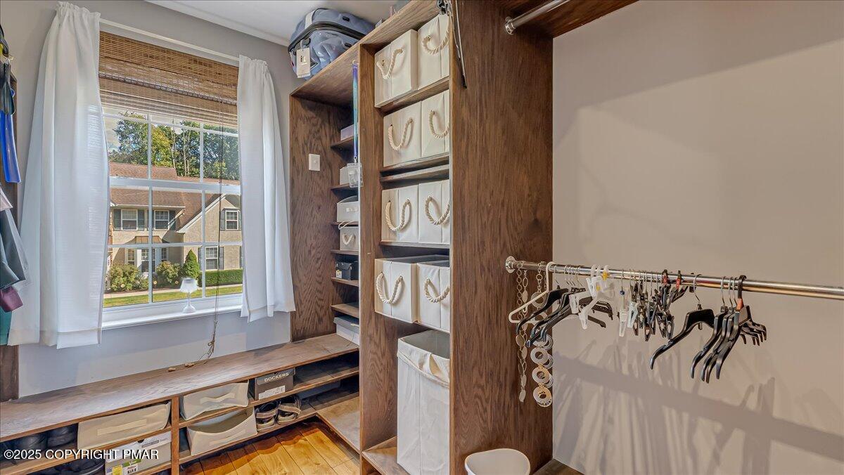 East Stroudsburg, Pennsylvania, 18302, United States, 5 Bedrooms Bedrooms, ,4 BathroomsBathrooms,Residential,For Sale,1980579