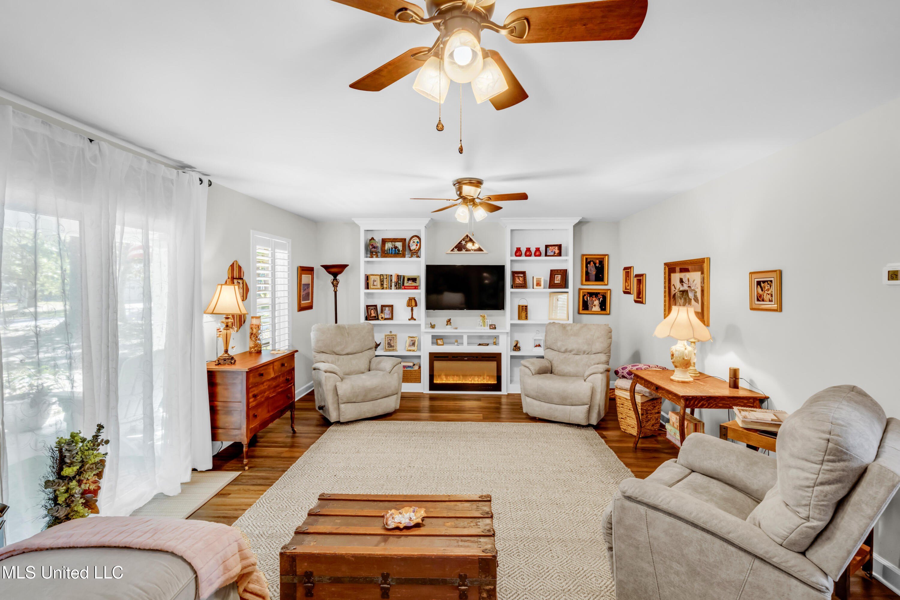 Gautier, Mississippi, 39553, United States, 4 Bedrooms Bedrooms, ,4 BathroomsBathrooms,Residential,For Sale,1989936