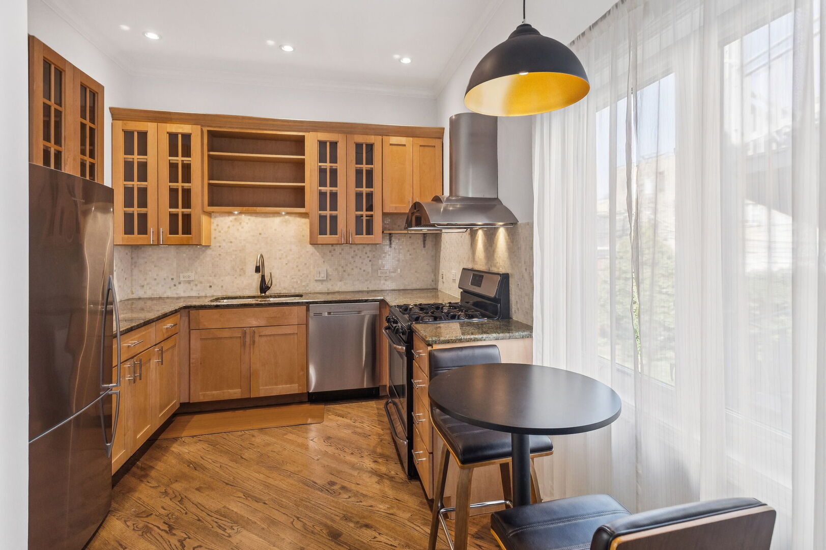 Evanston, Illinois, 60202, United States, 3 Bedrooms Bedrooms, ,3 BathroomsBathrooms,Residential,For Sale,1947564