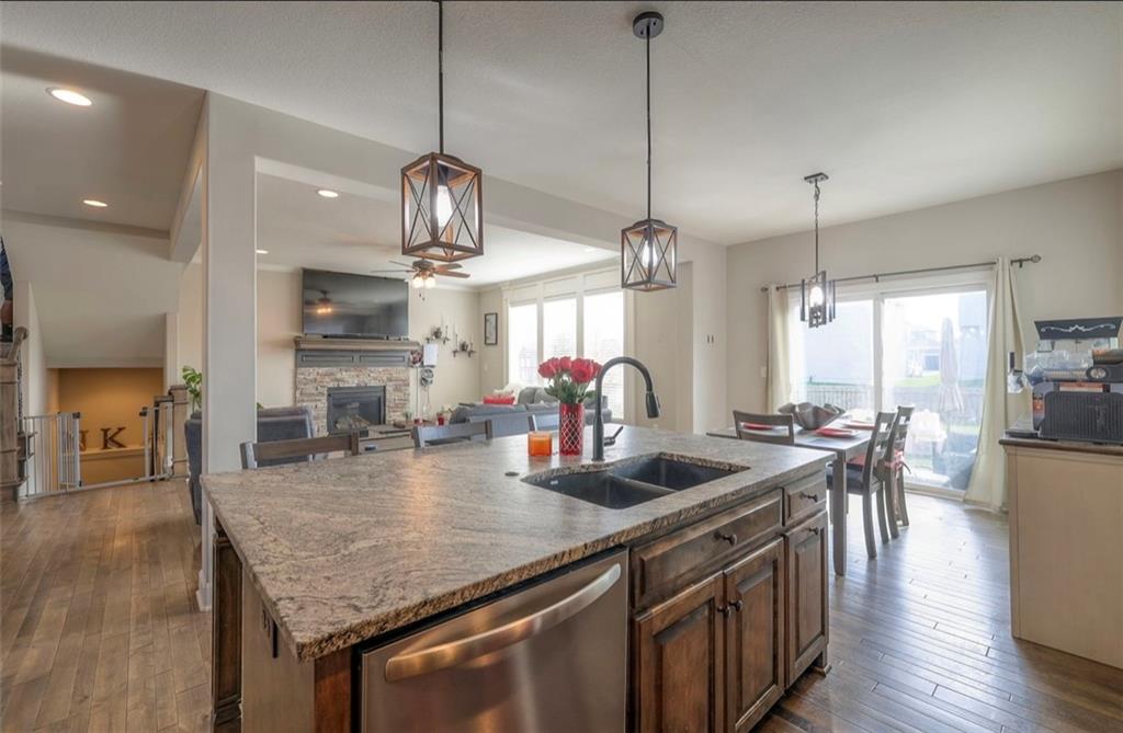 Olathe, Kansas, 66062, United States, 4 Bedrooms Bedrooms, ,4 BathroomsBathrooms,Residential,For Sale,1992047