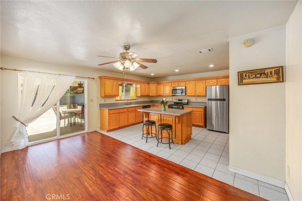 Fontana, California, 92335, United States, 3 Bedrooms Bedrooms, ,2 BathroomsBathrooms,Residential,For Sale,1987361