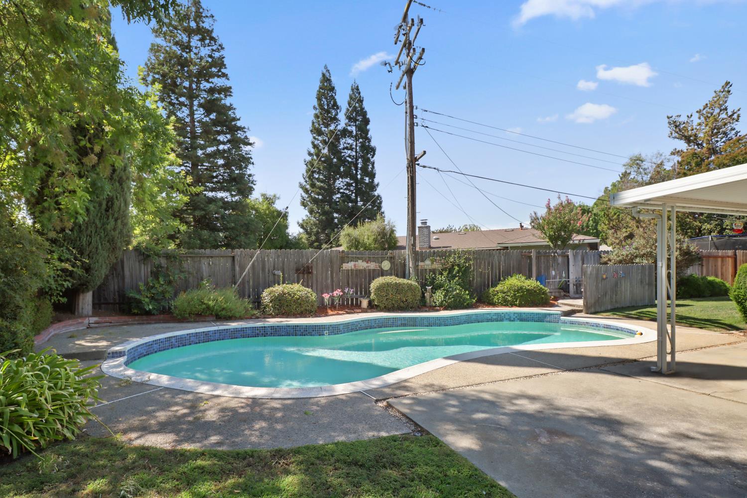 Sacramento, California, 95821, United States, 3 Bedrooms Bedrooms, ,2 BathroomsBathrooms,Residential,For Sale,1941774