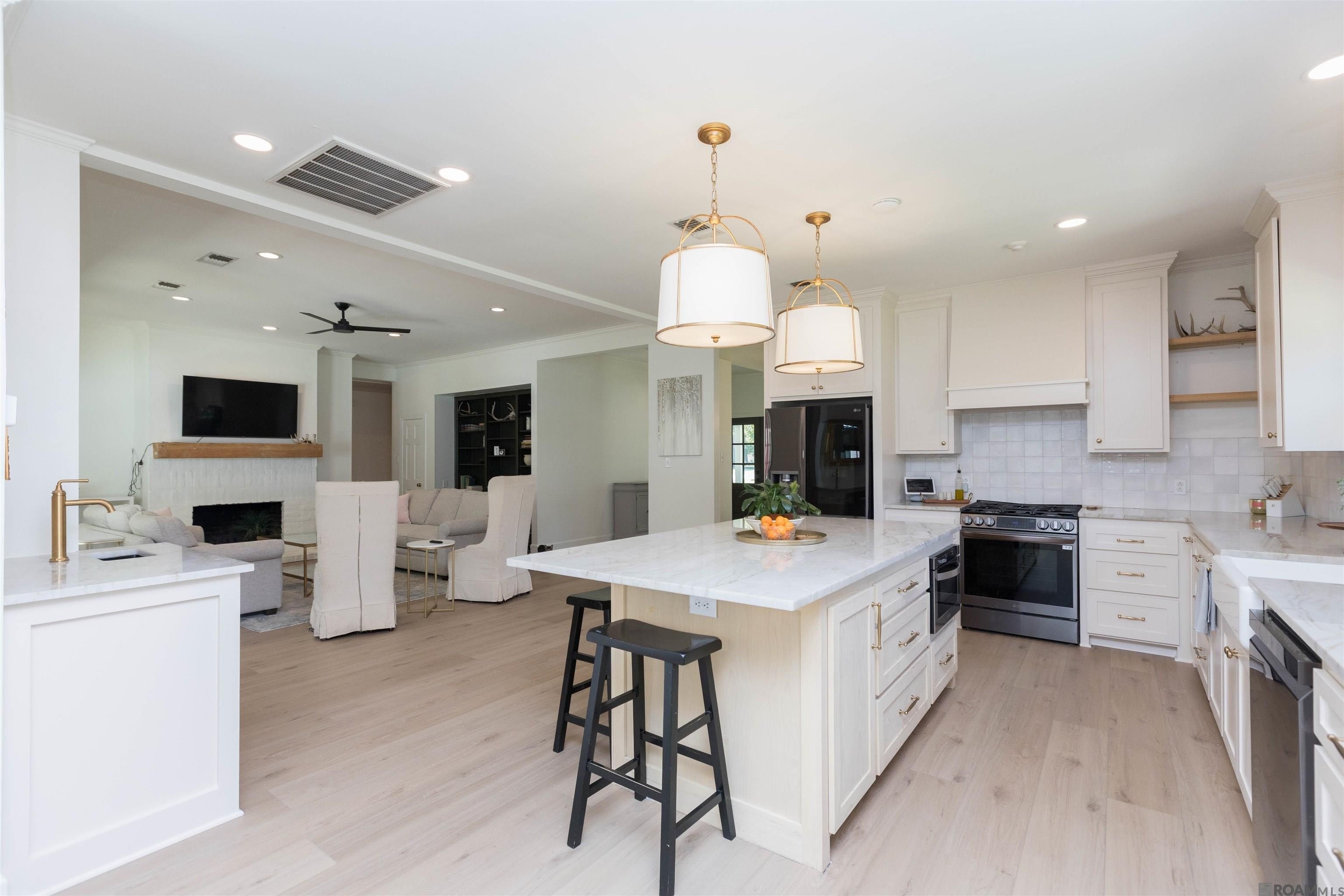 Baton Rouge, Louisiana, 70820, United States, 4 Bedrooms Bedrooms, ,3 BathroomsBathrooms,Residential,For Sale,1980276