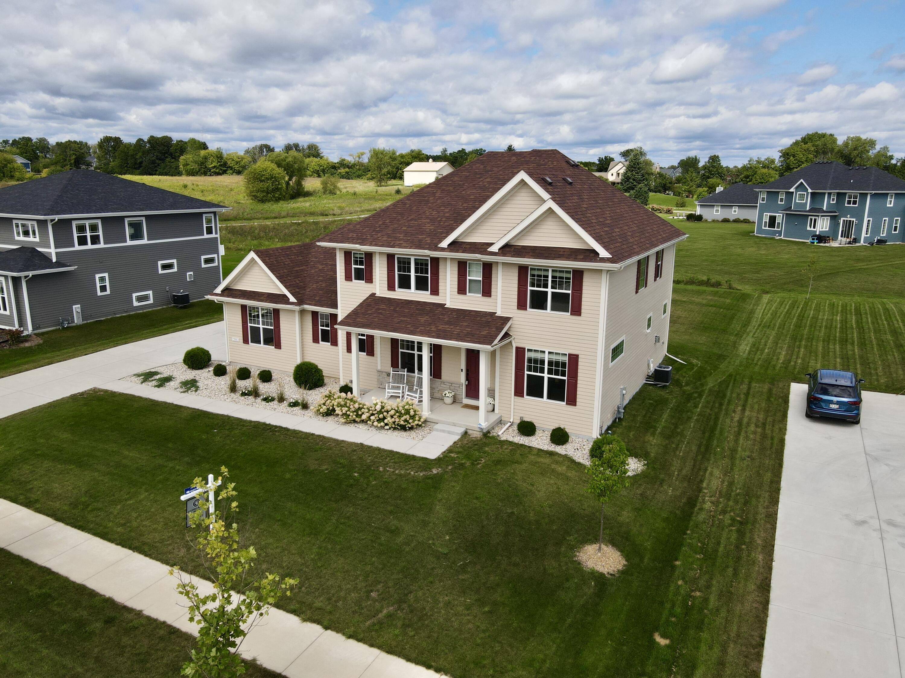 Mequon, Wisconsin, 53097, United States, 5 Bedrooms Bedrooms, ,4 BathroomsBathrooms,Residential,For Sale,1932349