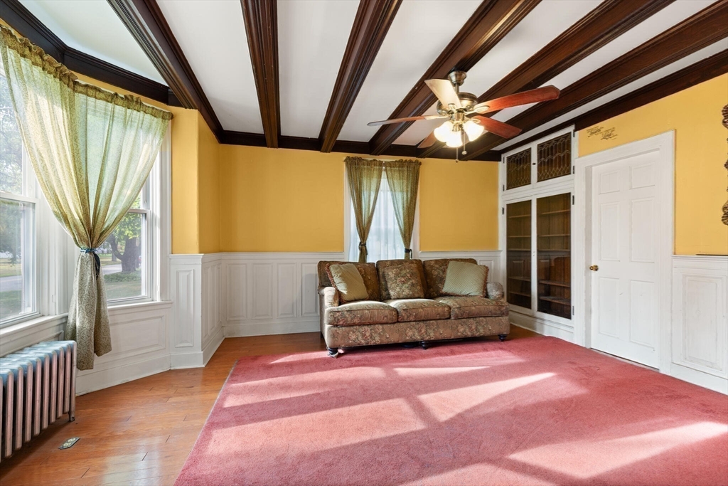 North Attleboro, Massachusetts, 02760, United States, 5 Bedrooms Bedrooms, ,2 BathroomsBathrooms,Residential,For Sale,1939439