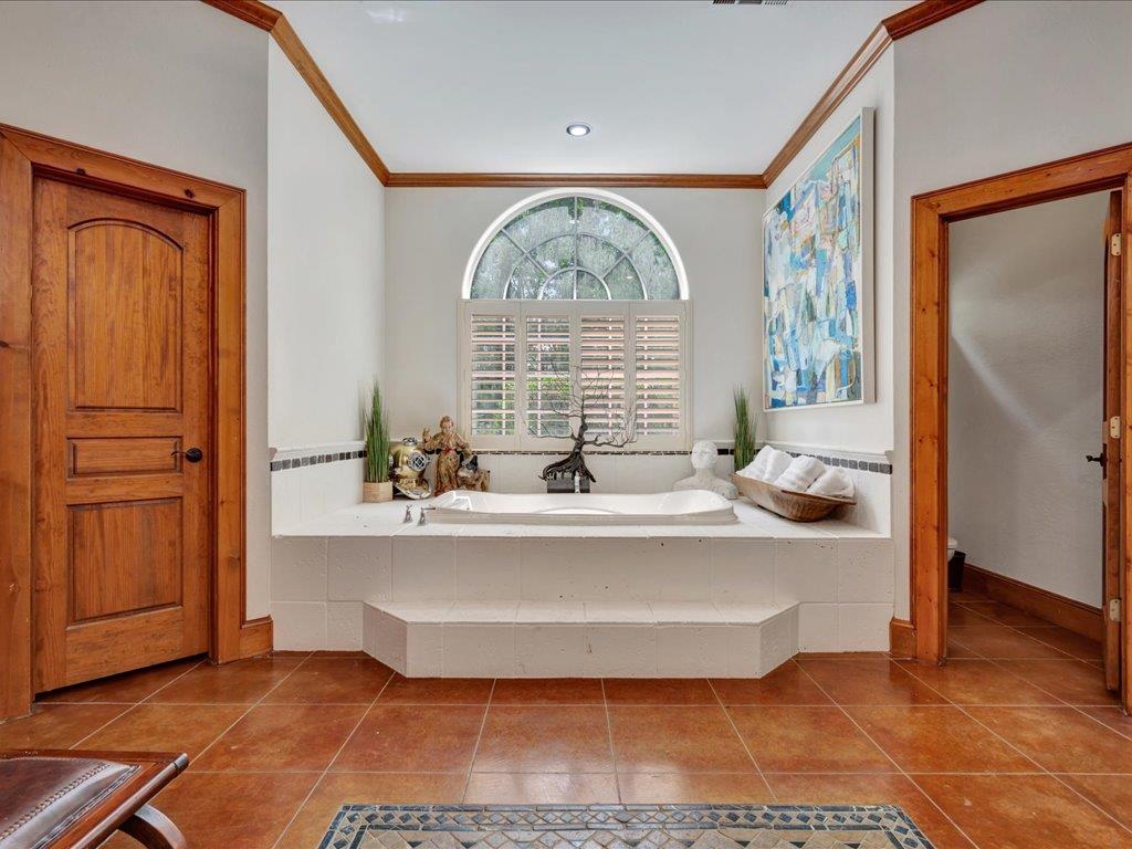 Lufkin, Texas, 75901, United States, 4 Bedrooms Bedrooms, ,5 BathroomsBathrooms,Residential,For Sale,1979665