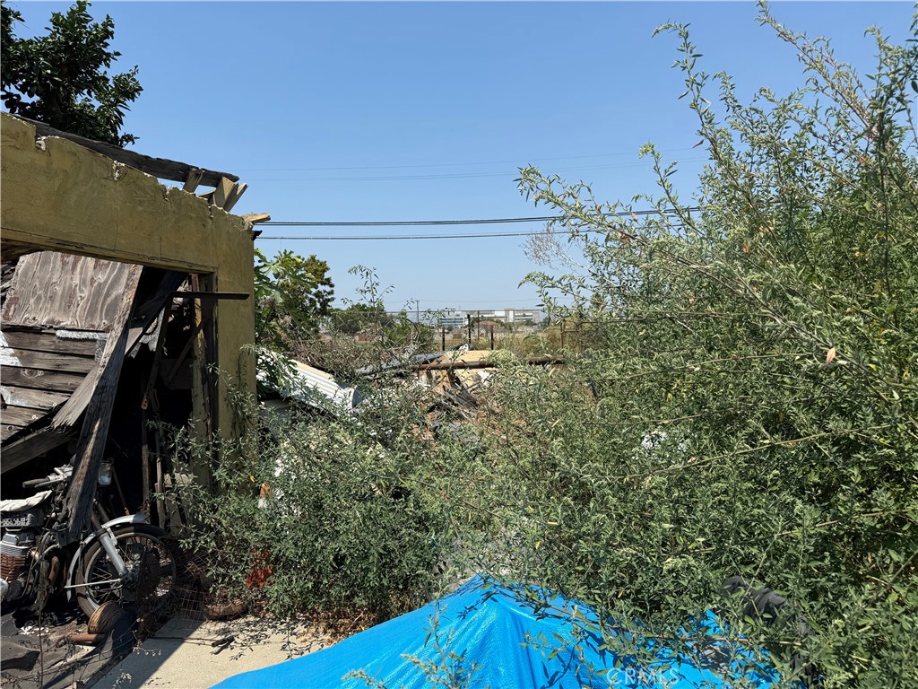 Compton, California, 90222, United States, 3 Bedrooms Bedrooms, ,2 BathroomsBathrooms,Residential,For Sale,1984392