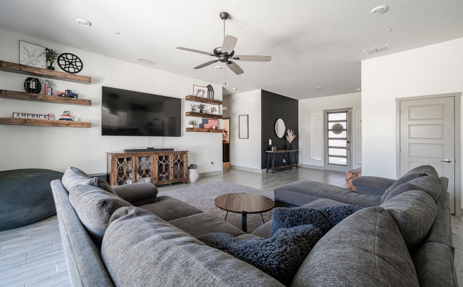 Madera, California, 93636, United States, 4 Bedrooms Bedrooms, ,2 BathroomsBathrooms,Residential,For Sale,1937583