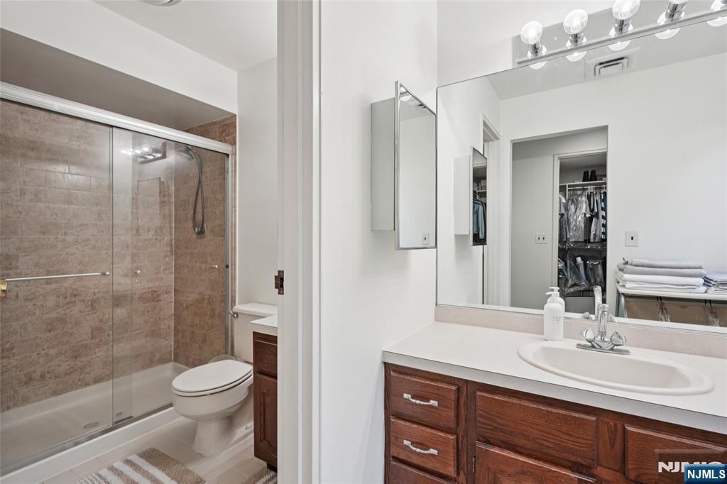 Englewood, New Jersey, 07631, United States, 3 Bedrooms Bedrooms, ,3 BathroomsBathrooms,Residential,For Sale,1925830