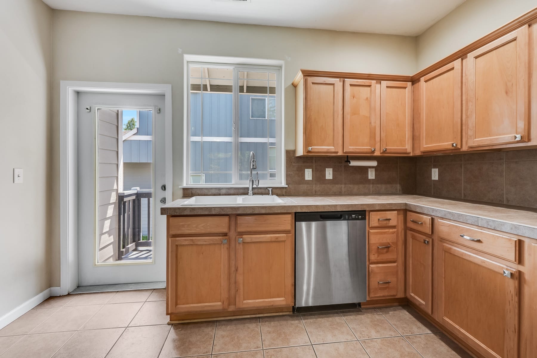  2106 CHARLIE CT Forest Grove, OR 97116 - 物件實景