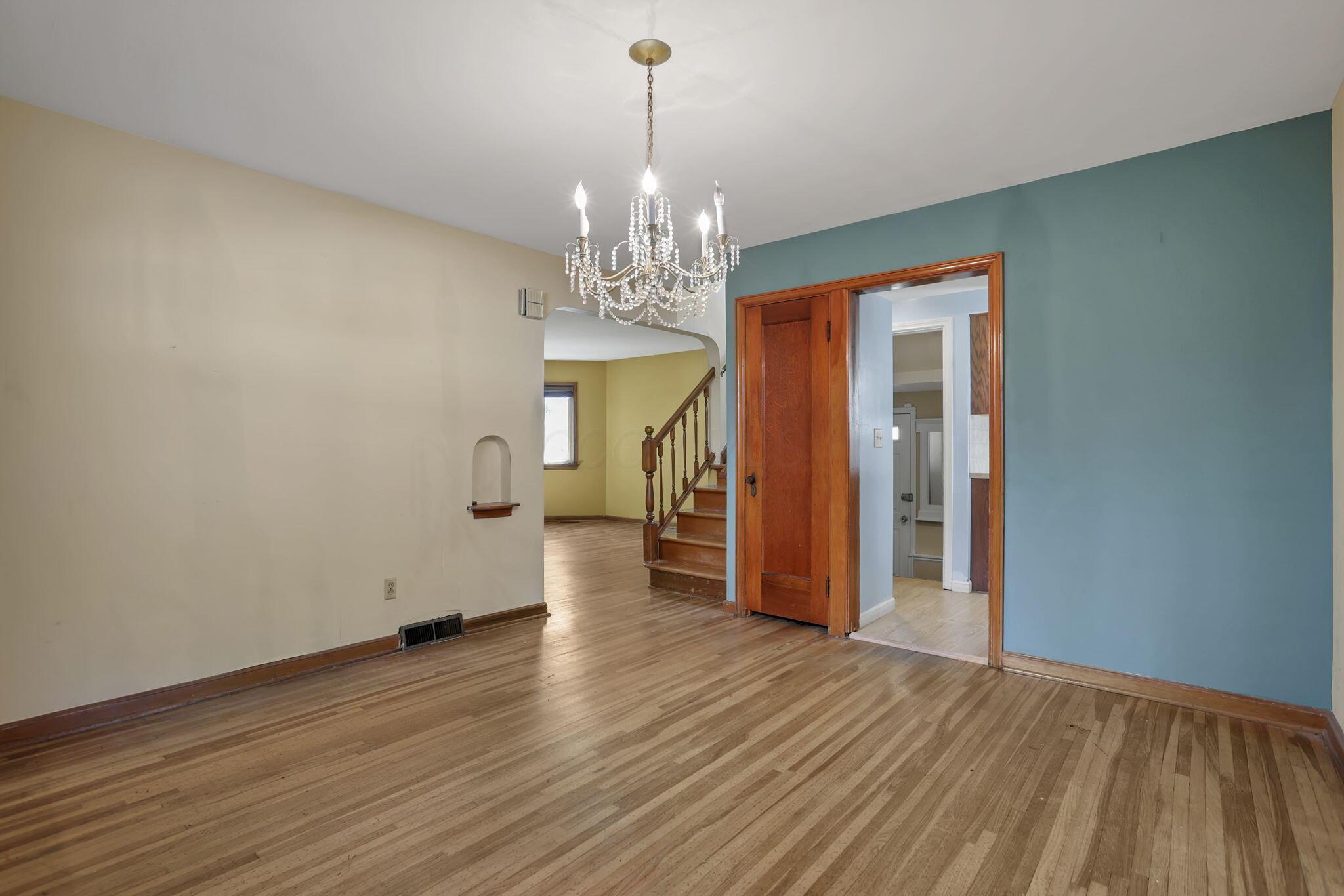 Bexley, Ohio, 43209, United States, 4 Bedrooms Bedrooms, ,3 BathroomsBathrooms,Residential,For Sale,1978539