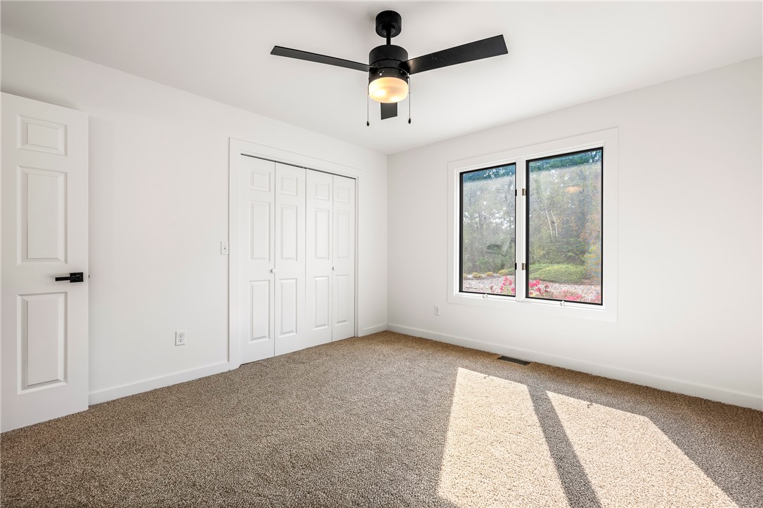 Bella Vista, Arkansas, 72715, United States, 3 Bedrooms Bedrooms, ,3 BathroomsBathrooms,Residential,For Sale,1918685