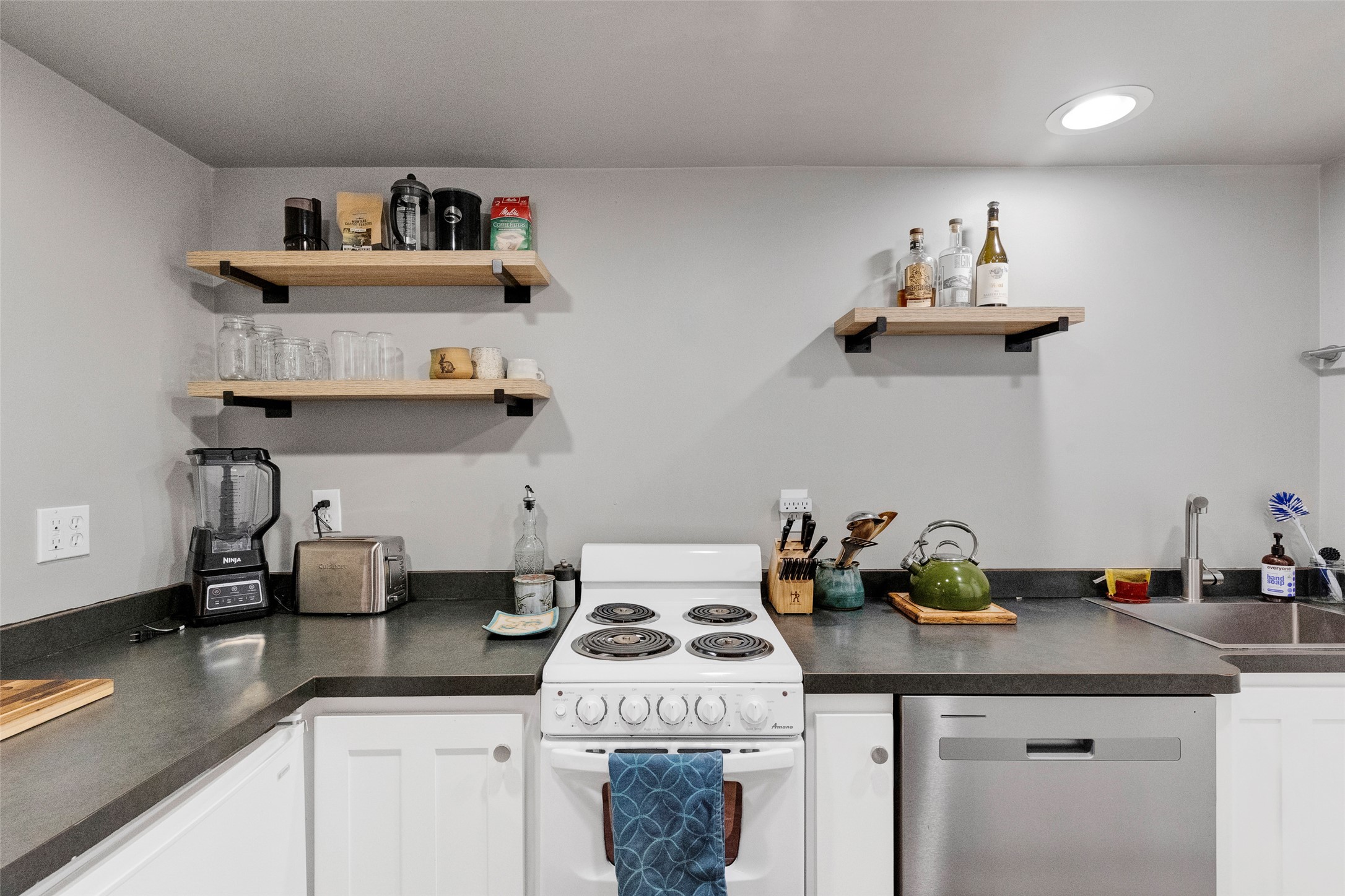  1612 Bel-Air Place - 物件實景