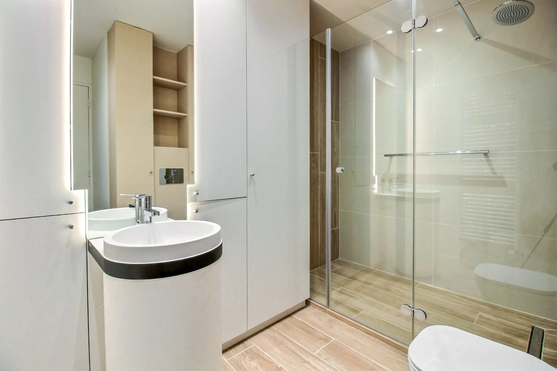 Bordeaux, New Aquitaine, 33000, FR, 2 Bedrooms Bedrooms, ,2 BathroomsBathrooms,Residential,For Sale,1996084