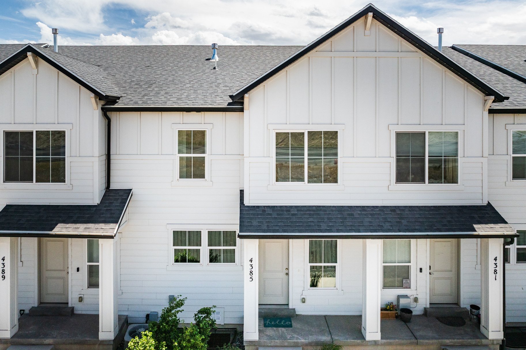  Bright & Quiet Townhome Ready to Be Your Next Home - 物件實景