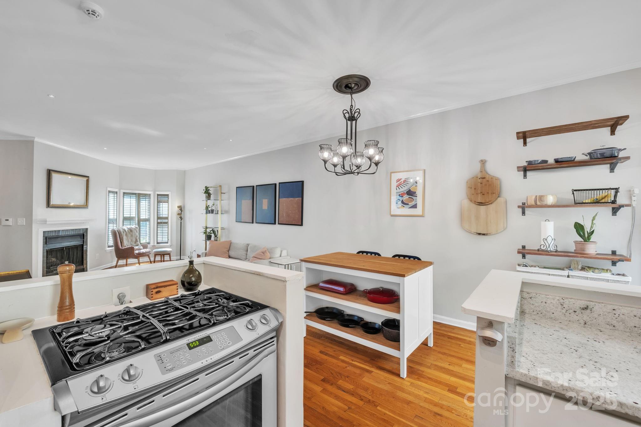 Charlotte, North Carolina, 28202, United States, 3 Bedrooms Bedrooms, ,3 BathroomsBathrooms,Residential,For Sale,1939897