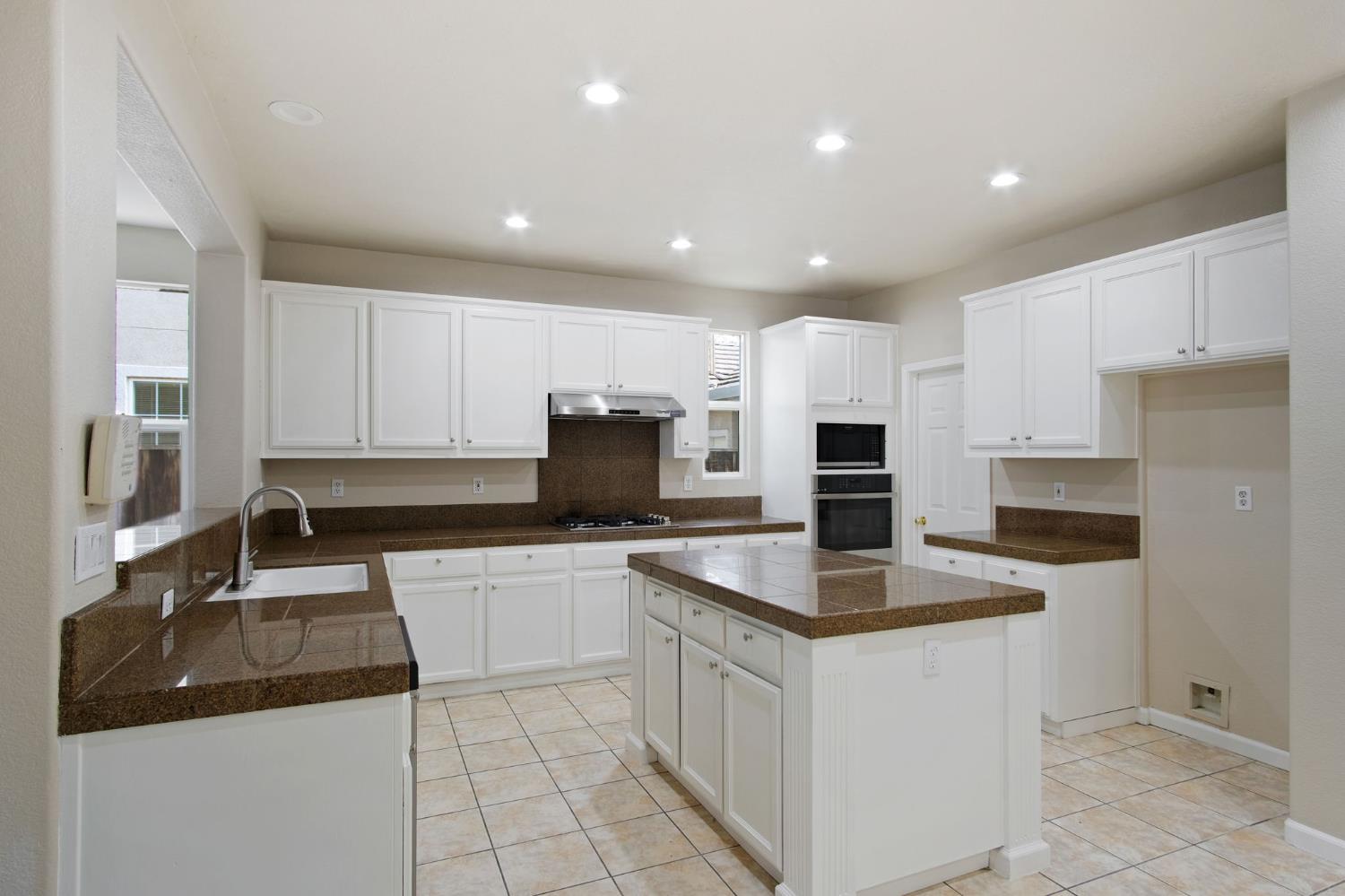 Tracy, California, 95377, United States, 4 Bedrooms Bedrooms, ,3 BathroomsBathrooms,Residential,For Sale,1996130