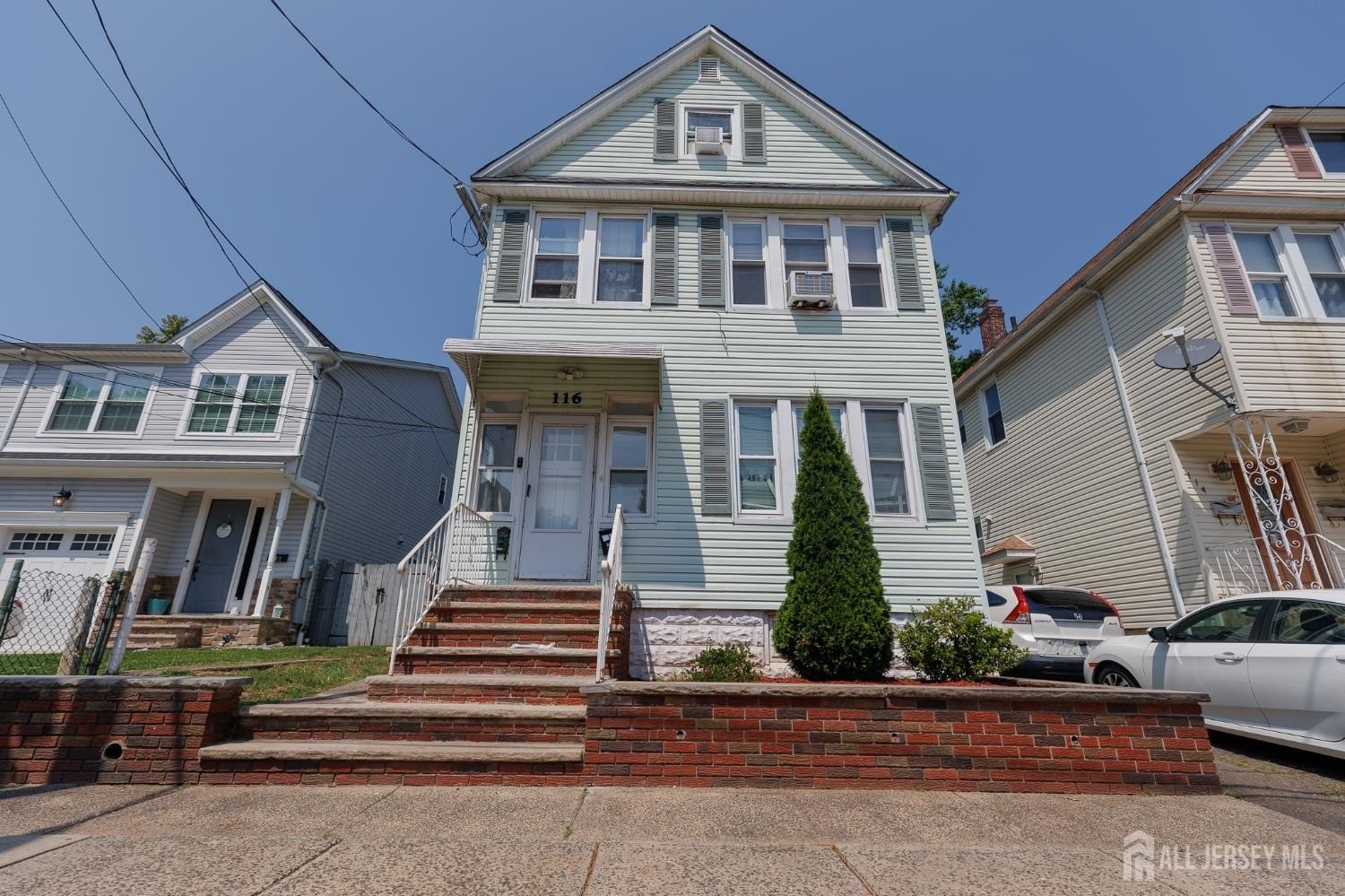 Linden, New Jersey, 07036, United States, ,Residential,For Sale,1973841