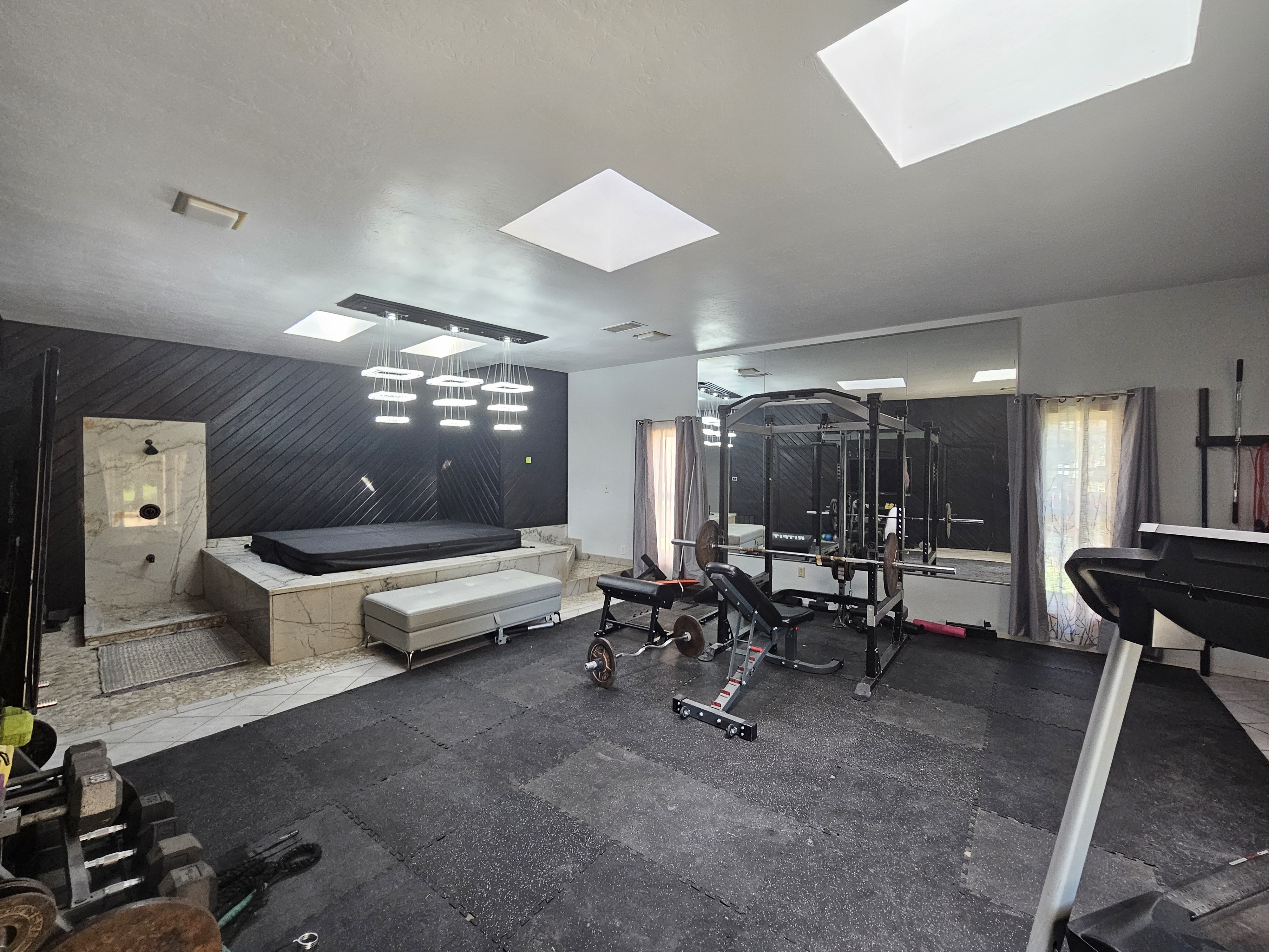 Carlsbad, New Mexico, 88220, United States, 5 Bedrooms Bedrooms, ,5 BathroomsBathrooms,Residential,For Sale,1984272