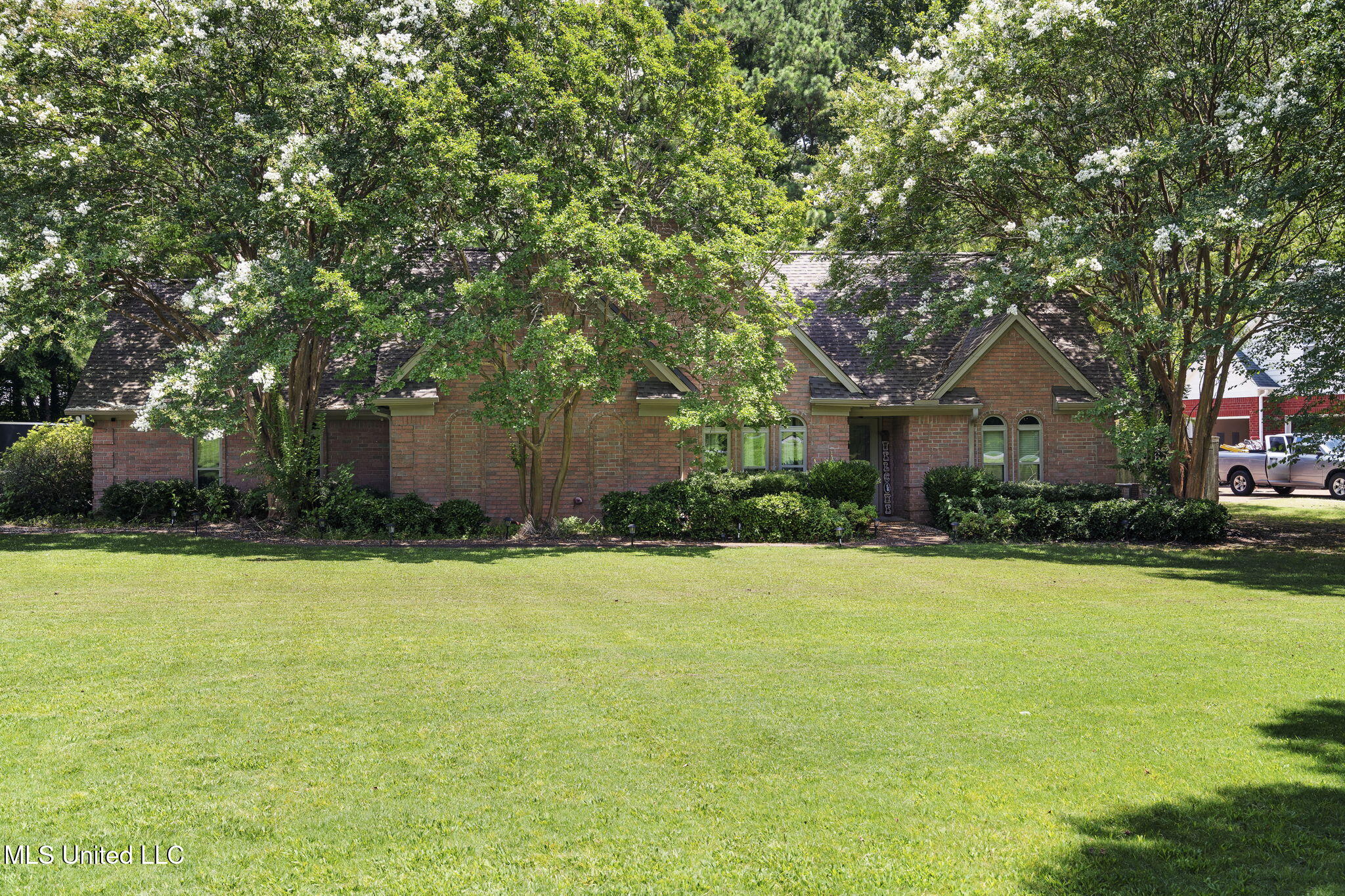 Olive Branch, Mississippi, 38654, United States, 5 Bedrooms Bedrooms, ,3 BathroomsBathrooms,Residential,For Sale,1898355