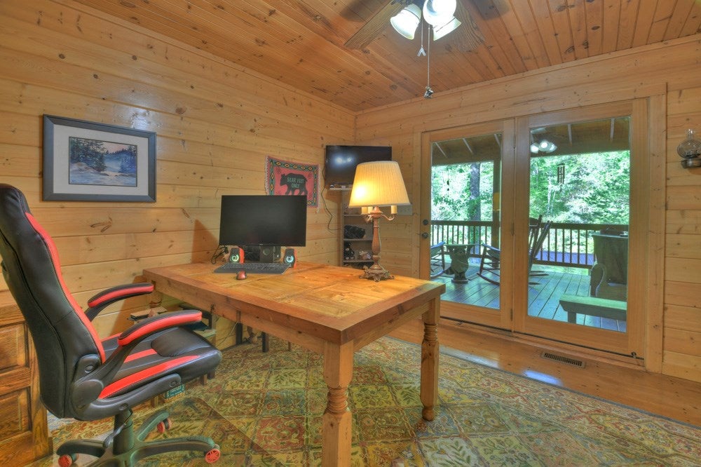 Blue Ridge, Georgia, 30513, United States, 4 Bedrooms Bedrooms, ,3 BathroomsBathrooms,Residential,For Sale,1858921