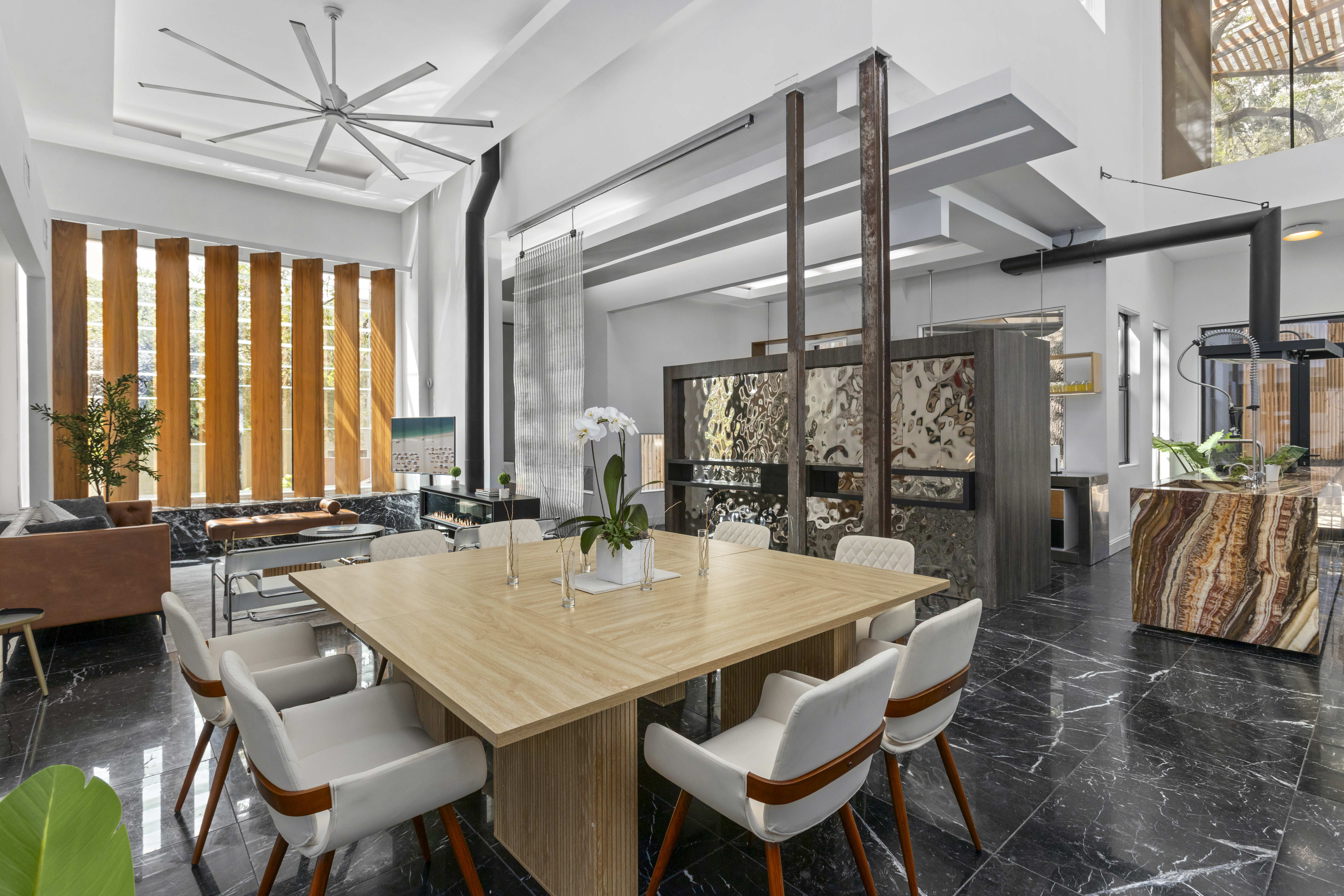  Architectural Masterpiece in Oak Hills - 物件實景