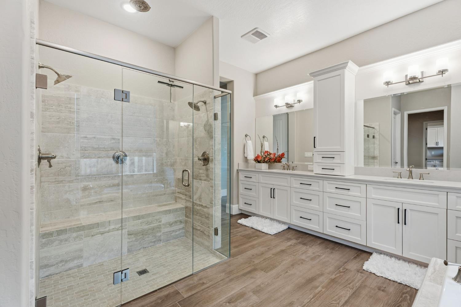 Clovis, California, 93619, United States, 4 Bedrooms Bedrooms, ,4 BathroomsBathrooms,Residential,For Sale,2010816