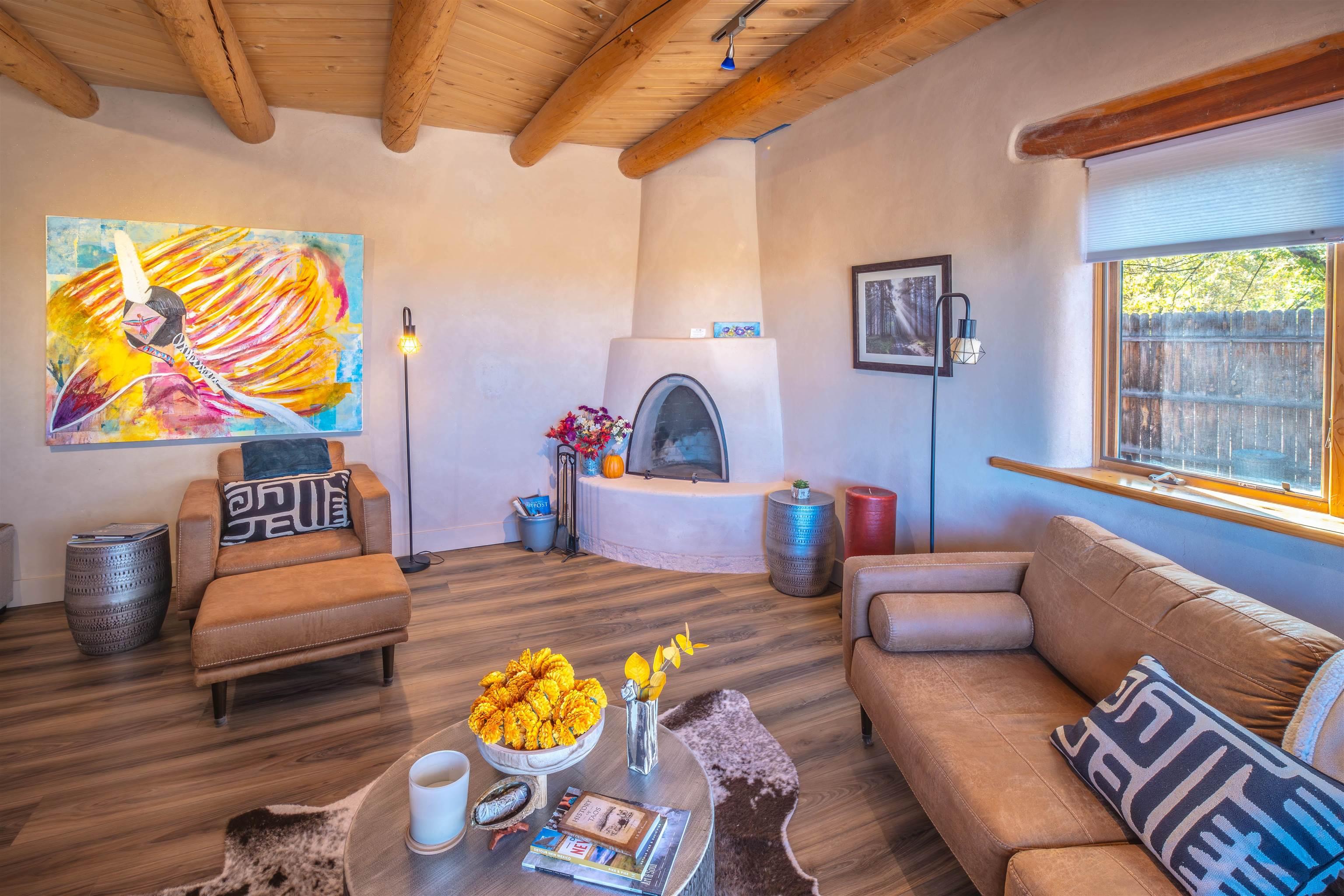 Taos, New Mexico, 87571, United States, 2 Bedrooms Bedrooms, ,2 BathroomsBathrooms,Residential,For Sale,1991479