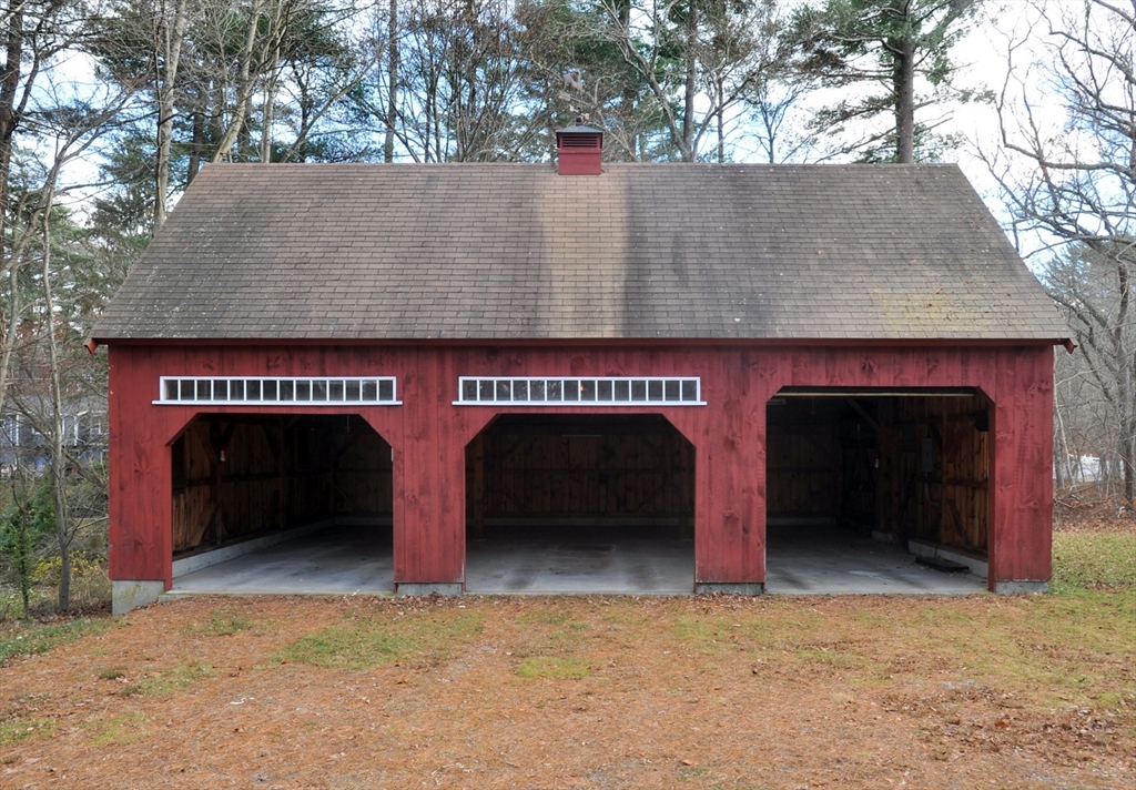 Hanson, Massachusetts, 02341, United States, 4 Bedrooms Bedrooms, ,2 BathroomsBathrooms,Residential,For Sale,2000773